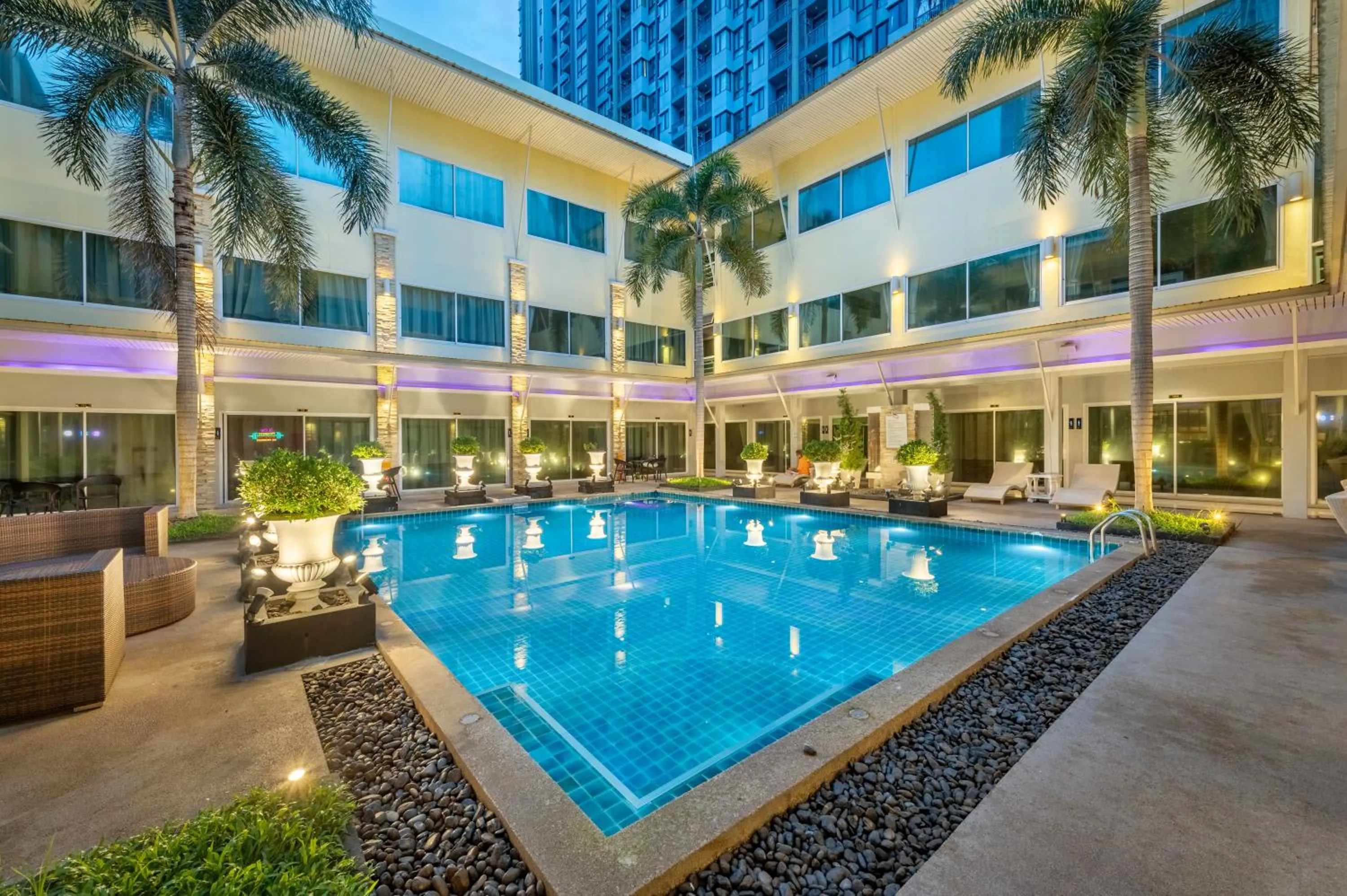 Property building in Qiu Hotel Sukhumvit - BTS On Nut Station