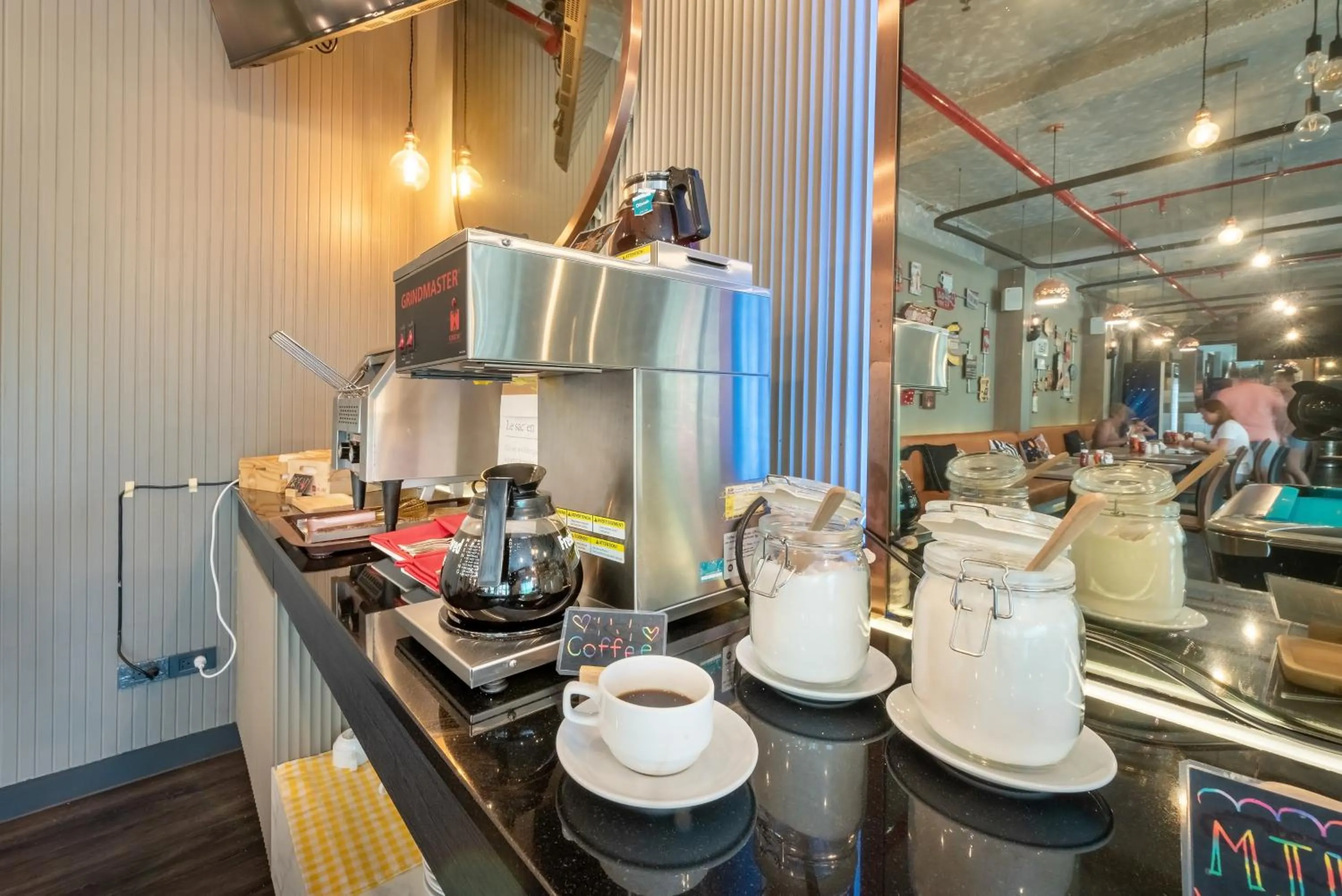 Coffee/tea facilities in Qiu Hotel Sukhumvit - BTS On Nut Station