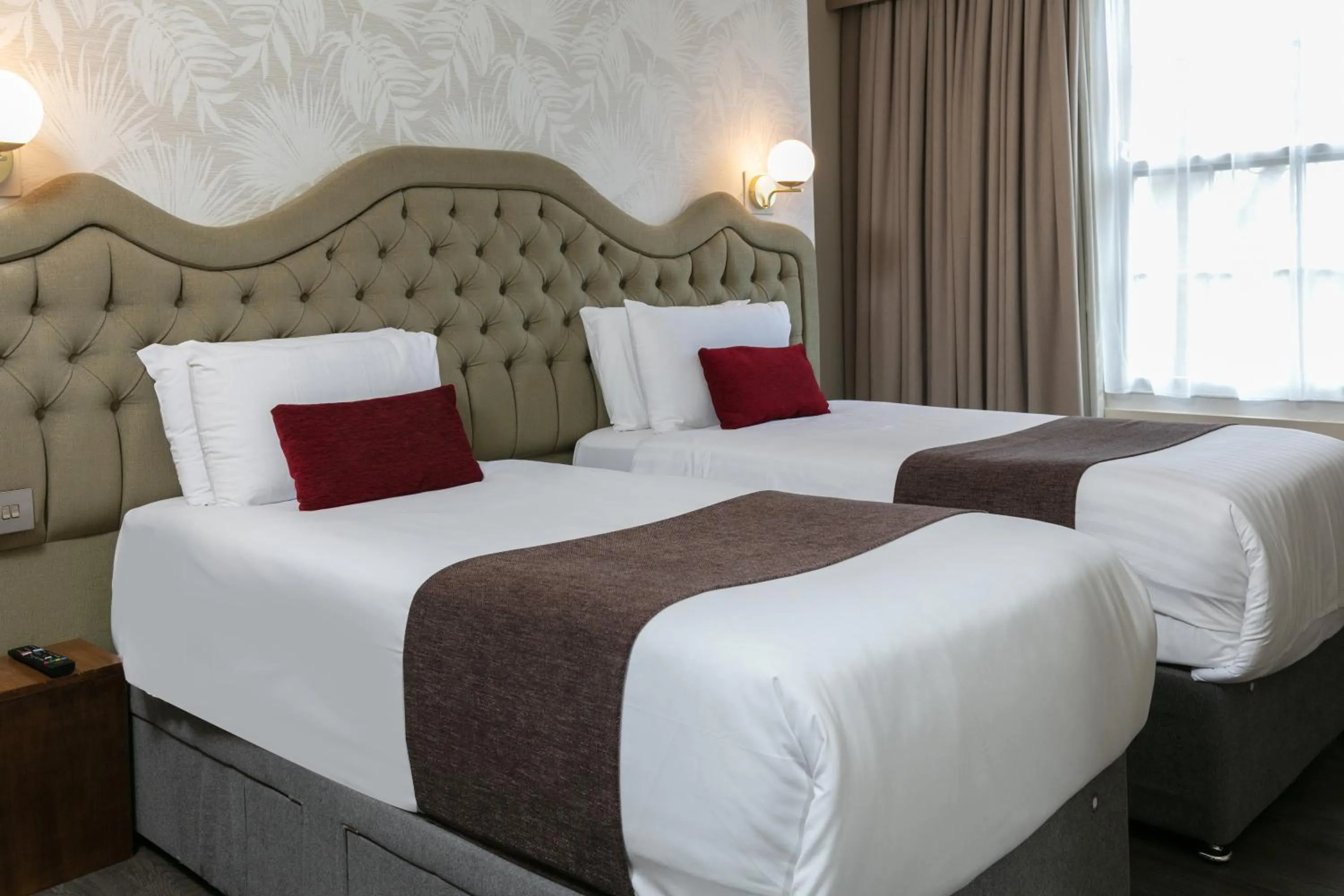 Photo of the whole room in Hotel Balmoral