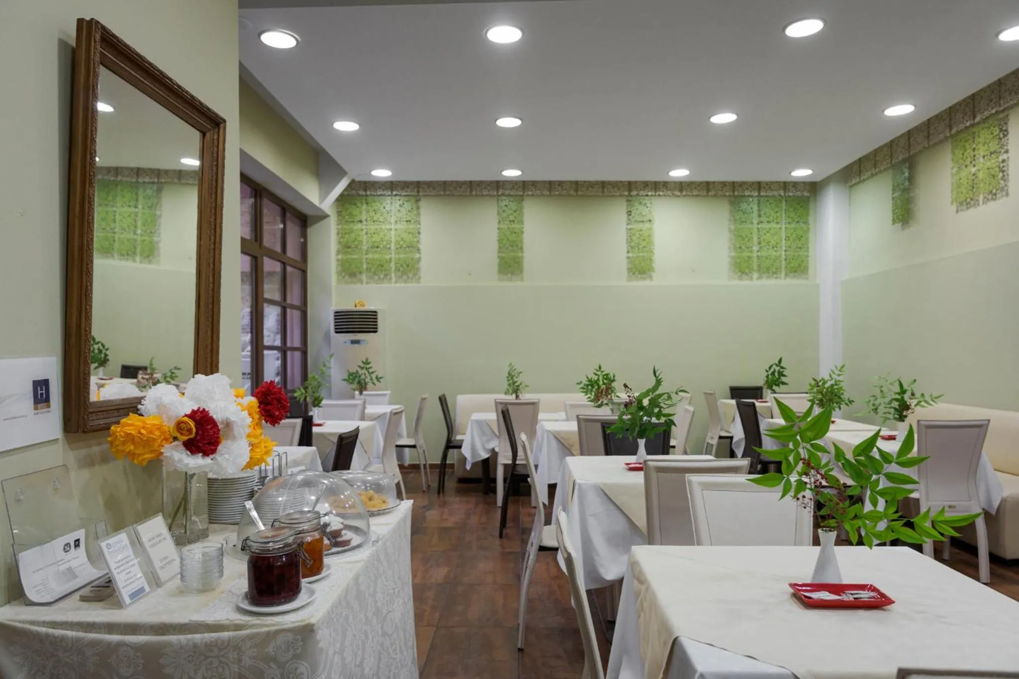 Food and drinks in Hotel Leto Delphi