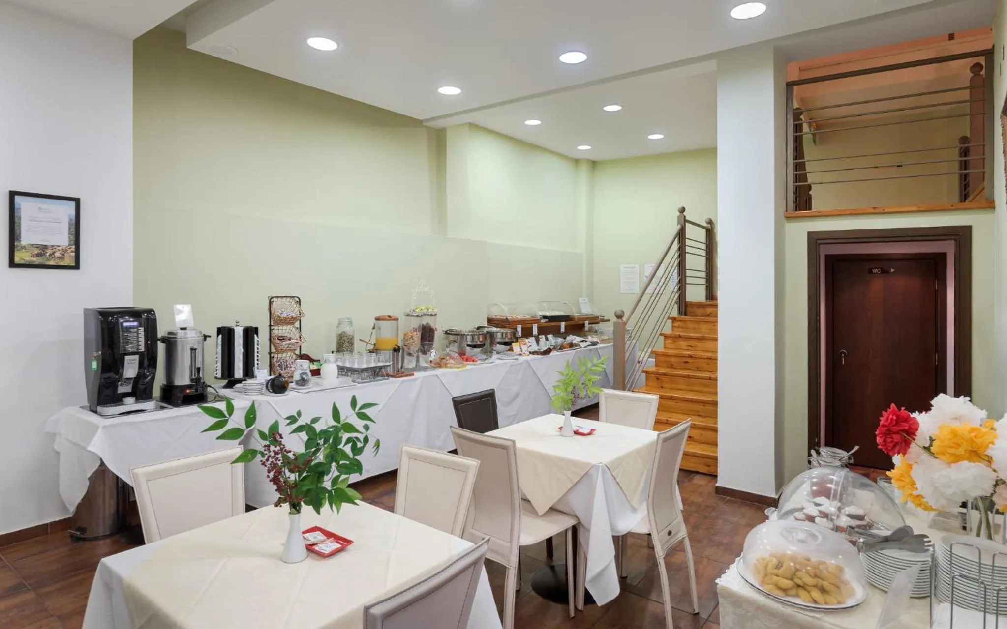 Coffee/tea facilities in Hotel Leto Delphi