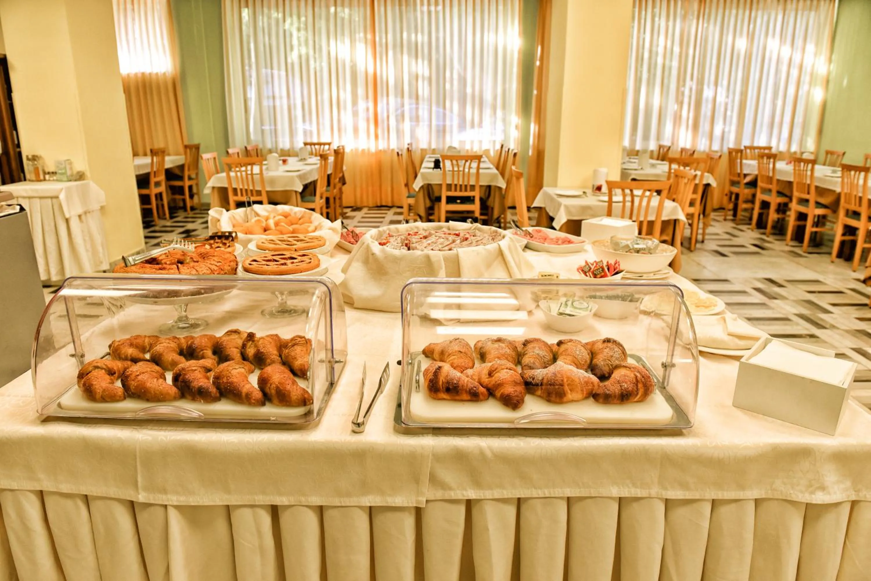 Breakfast in Grand Hotel Delle Terme