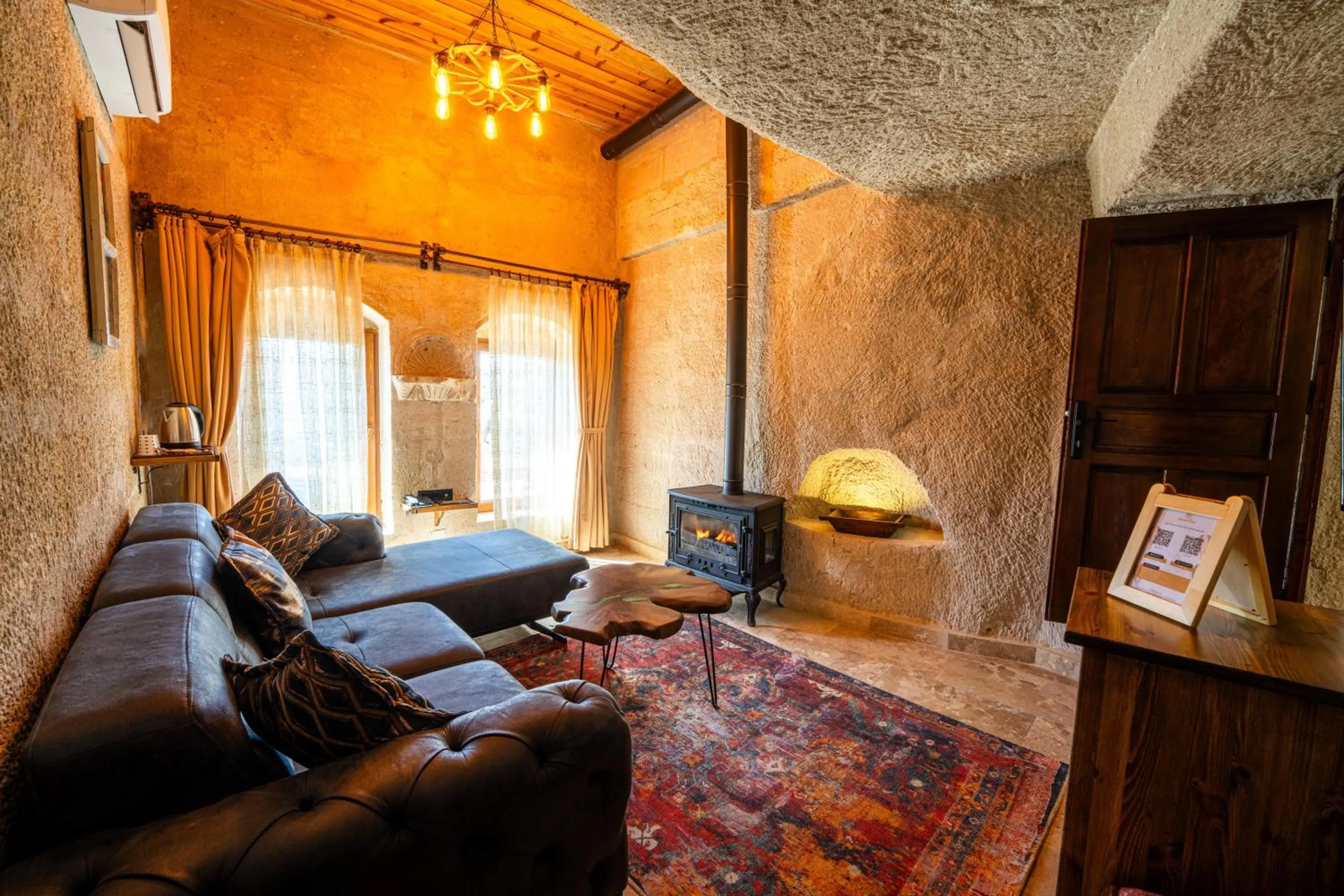 Living room in Sunset Cave