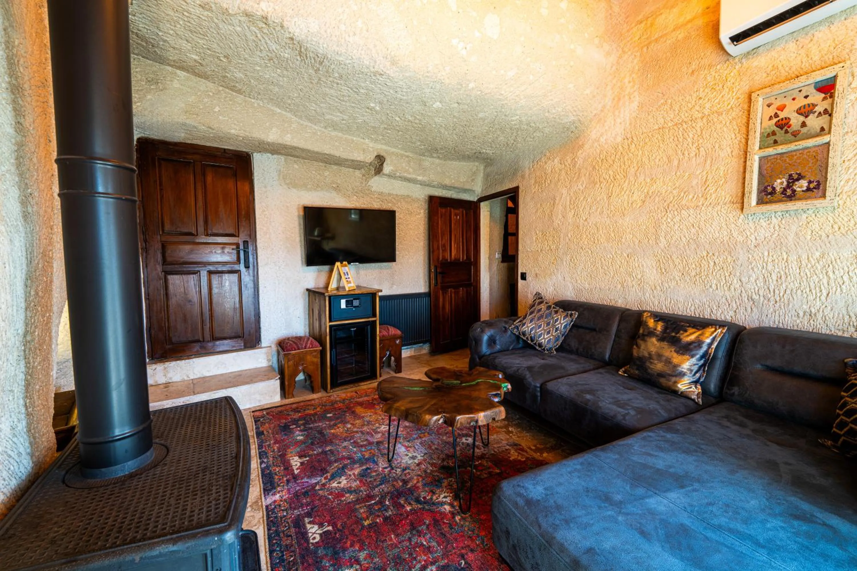 Living room in Sunset Cave