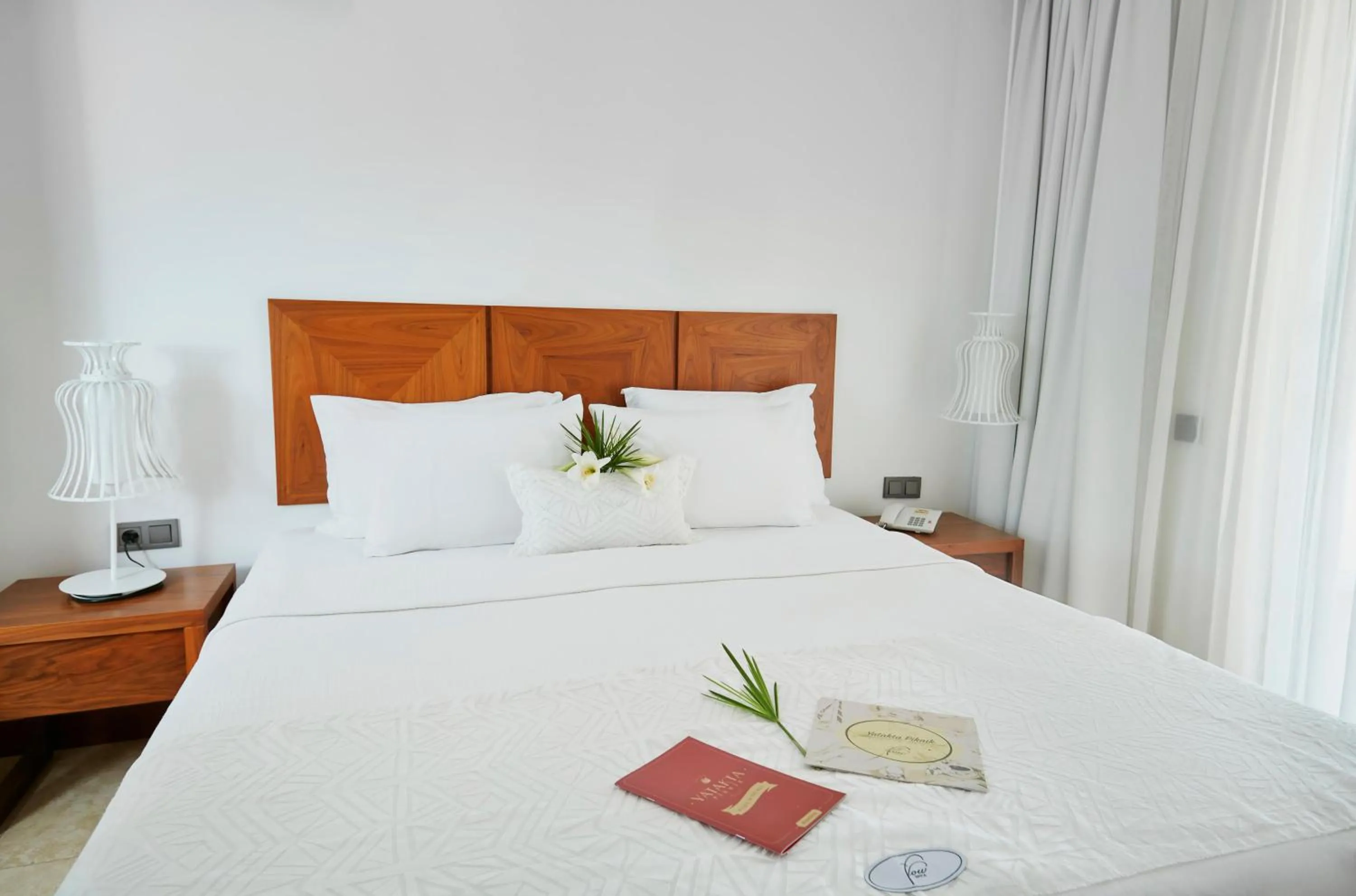 Photo of the whole room, Bed in Flow Datca Surf & Beach Hotel