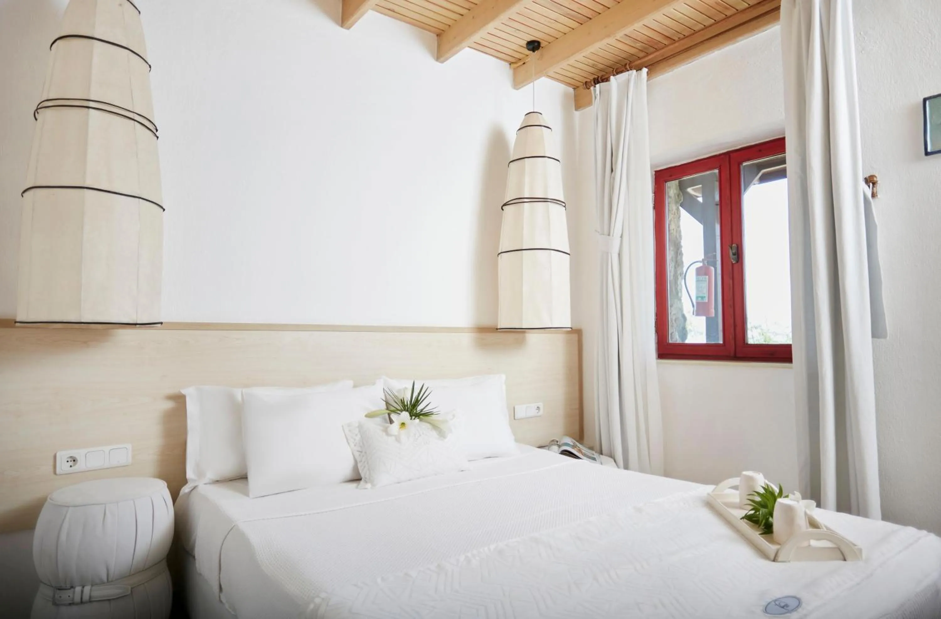 Photo of the whole room, Bed in Flow Datca Surf & Beach Hotel