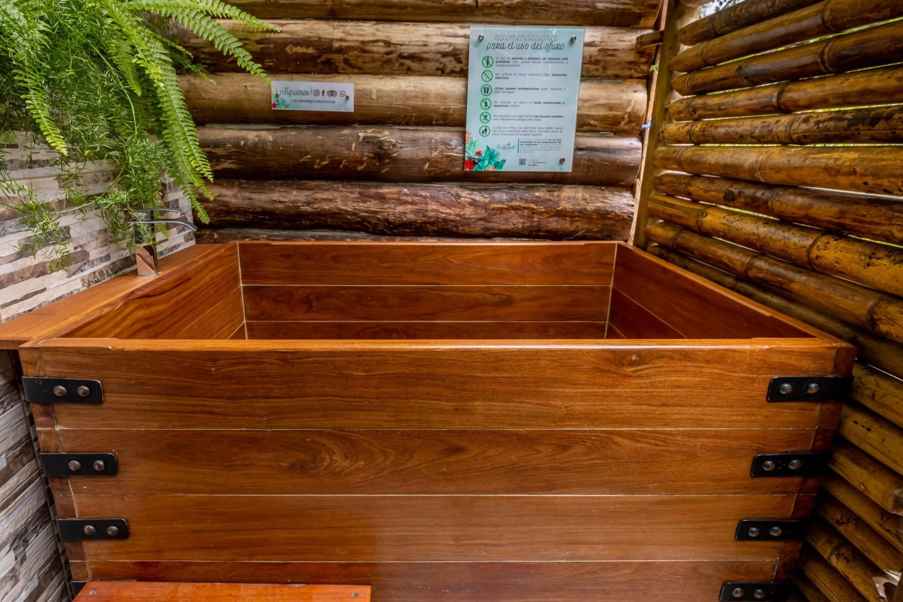 Bath in Ecohotel Piedemonte