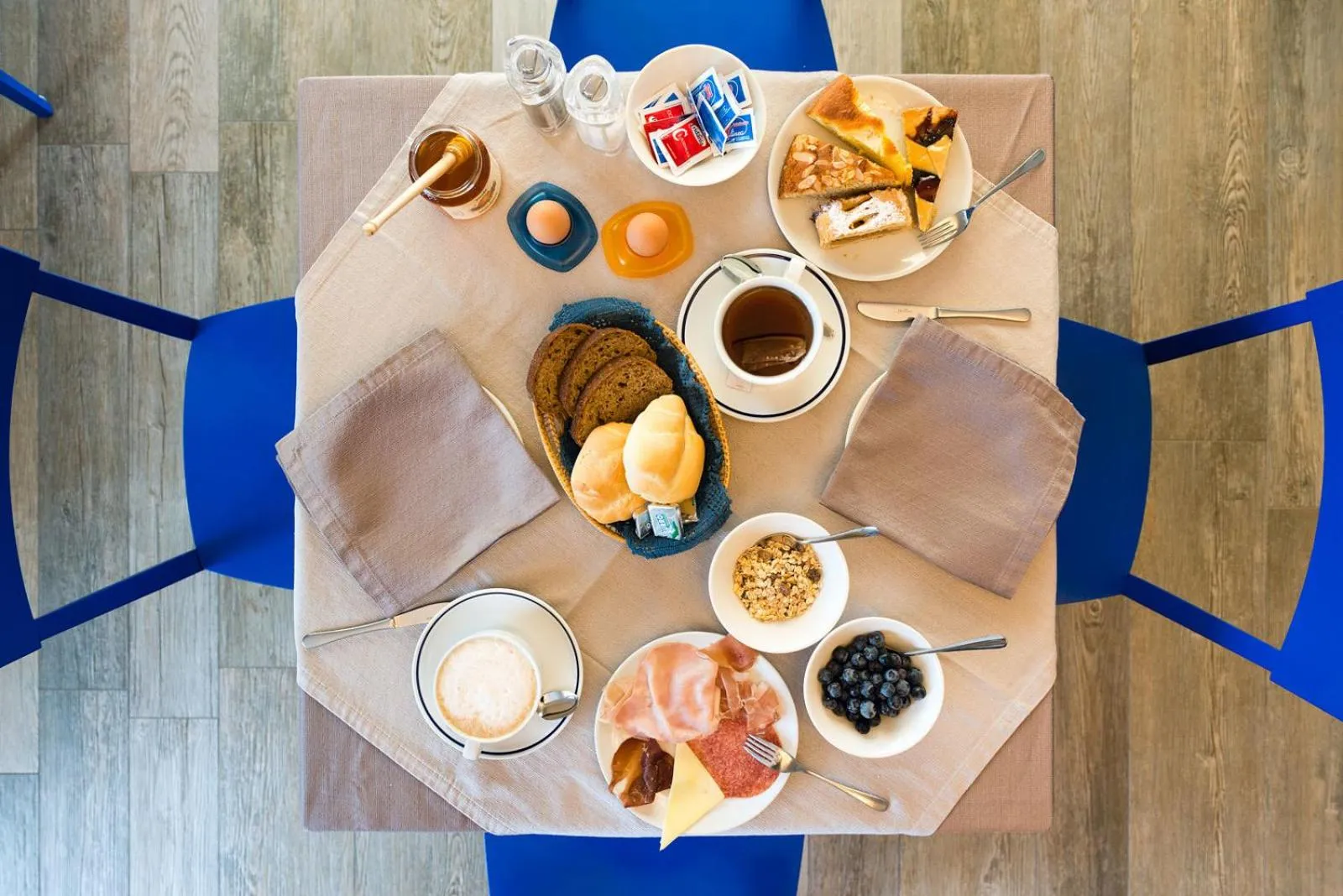 Food in Energy Hotel