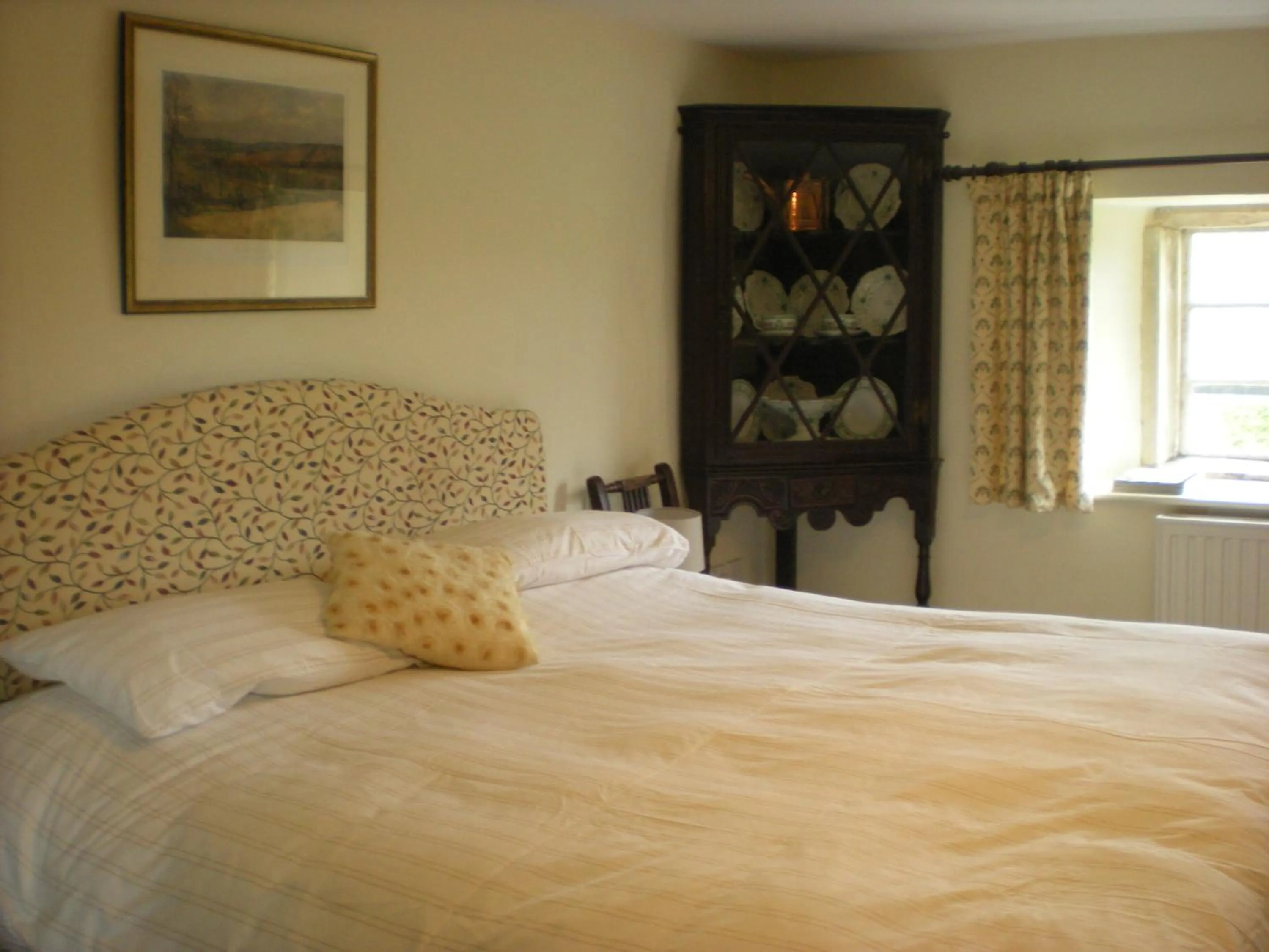 Bed in Cools Farm B&B + Cottages