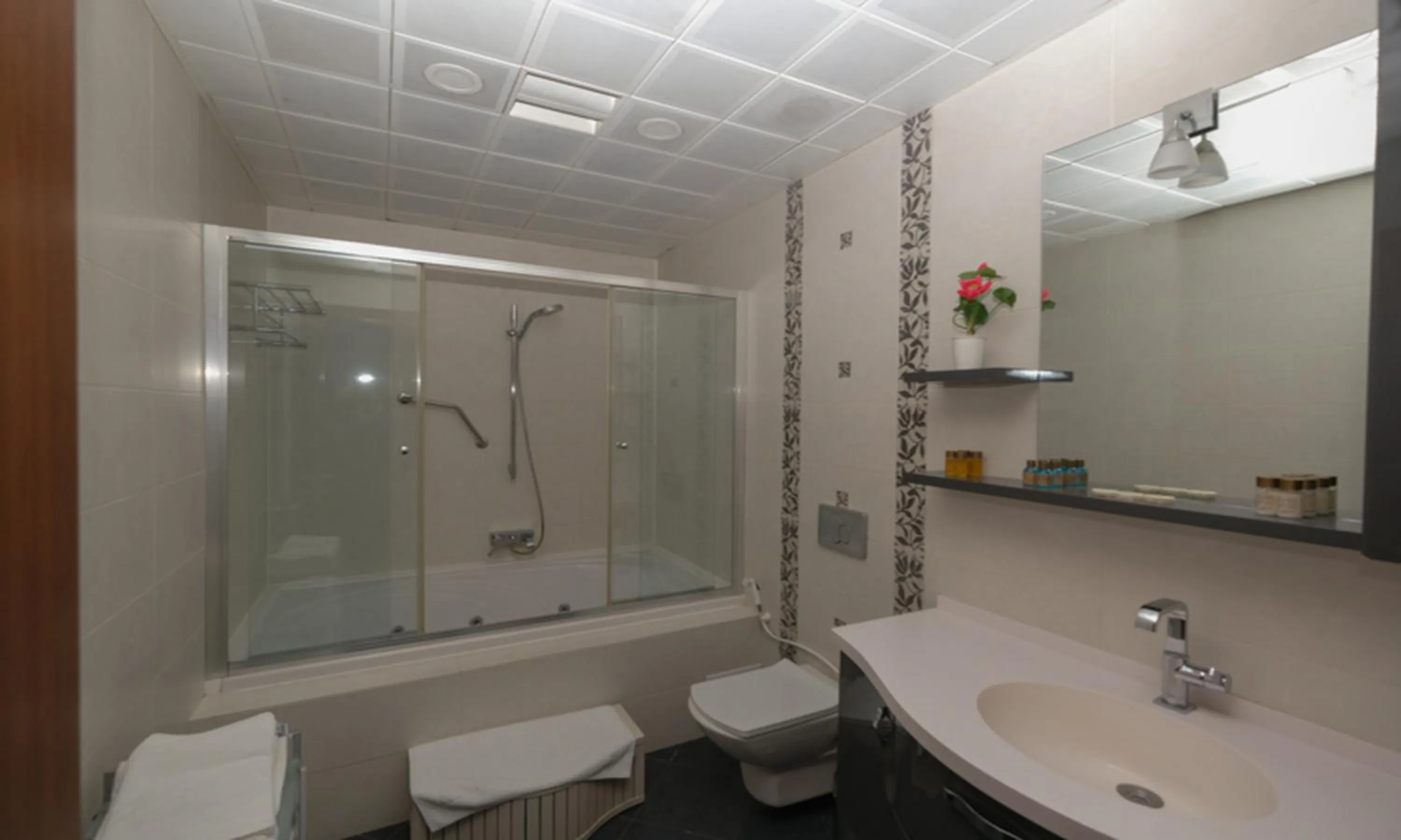 Shower in Belle Maison Hotel&Residence