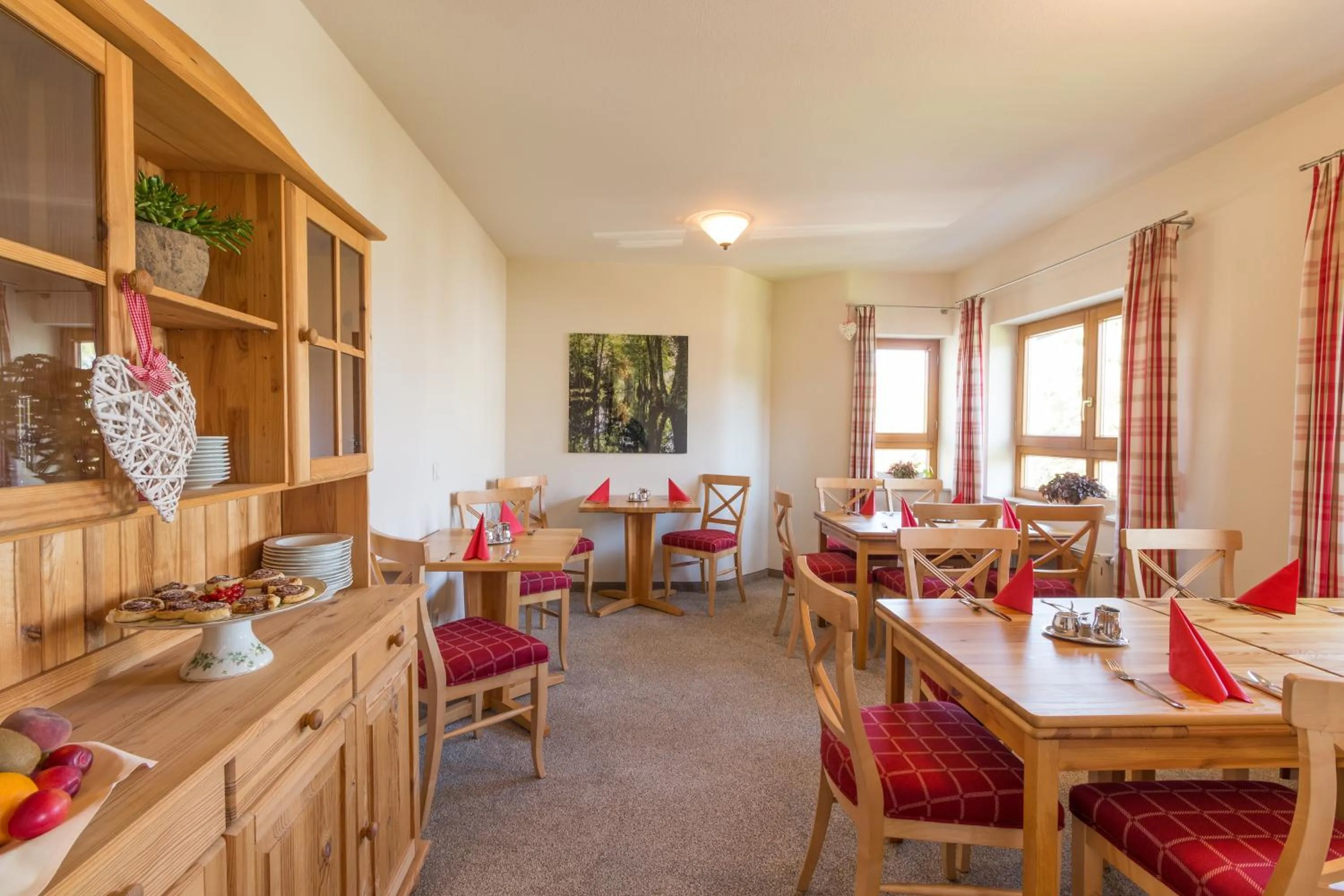 Restaurant/places to eat in Gästehaus Burgblick