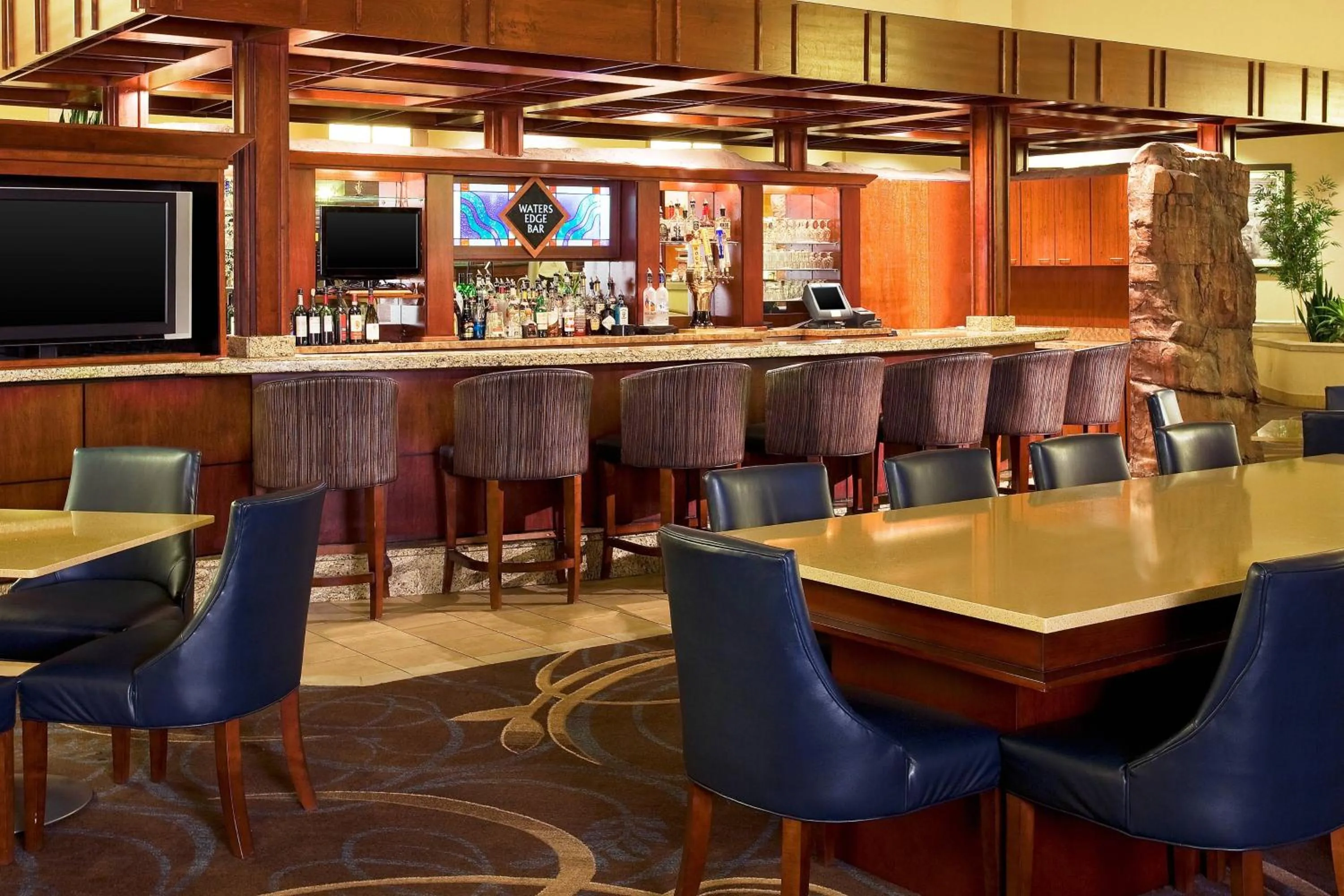 Lounge or bar in Sheraton Sioux Falls Hotel & Convention Center