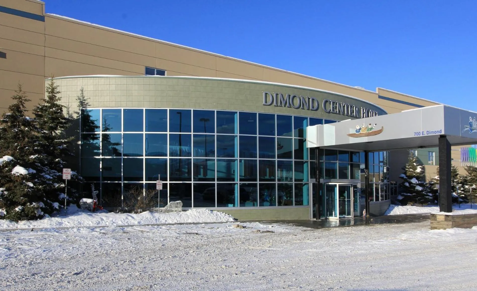 Facade/entrance in Dimond Center Hotel