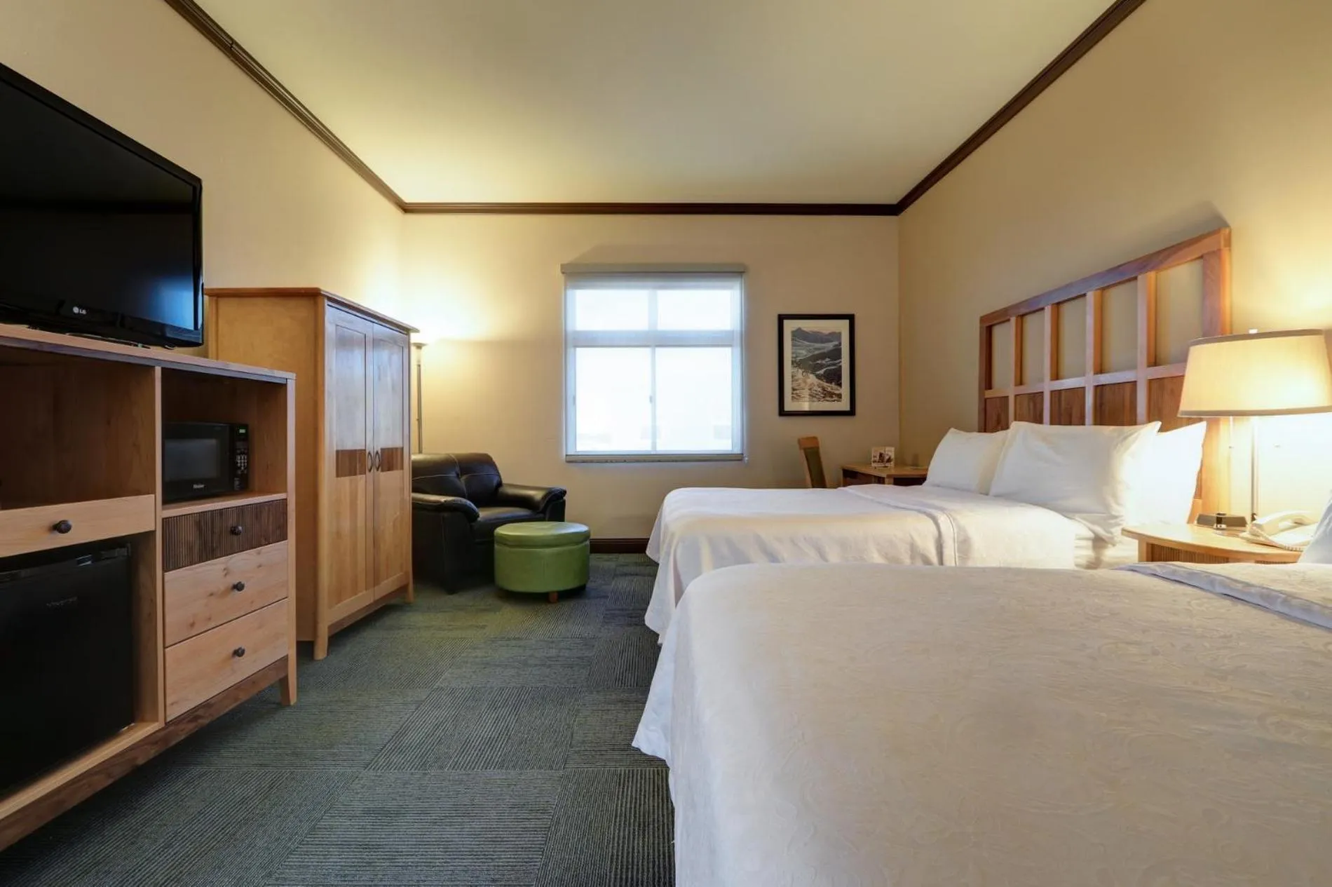 Photo of the whole room, Bed in Dimond Center Hotel