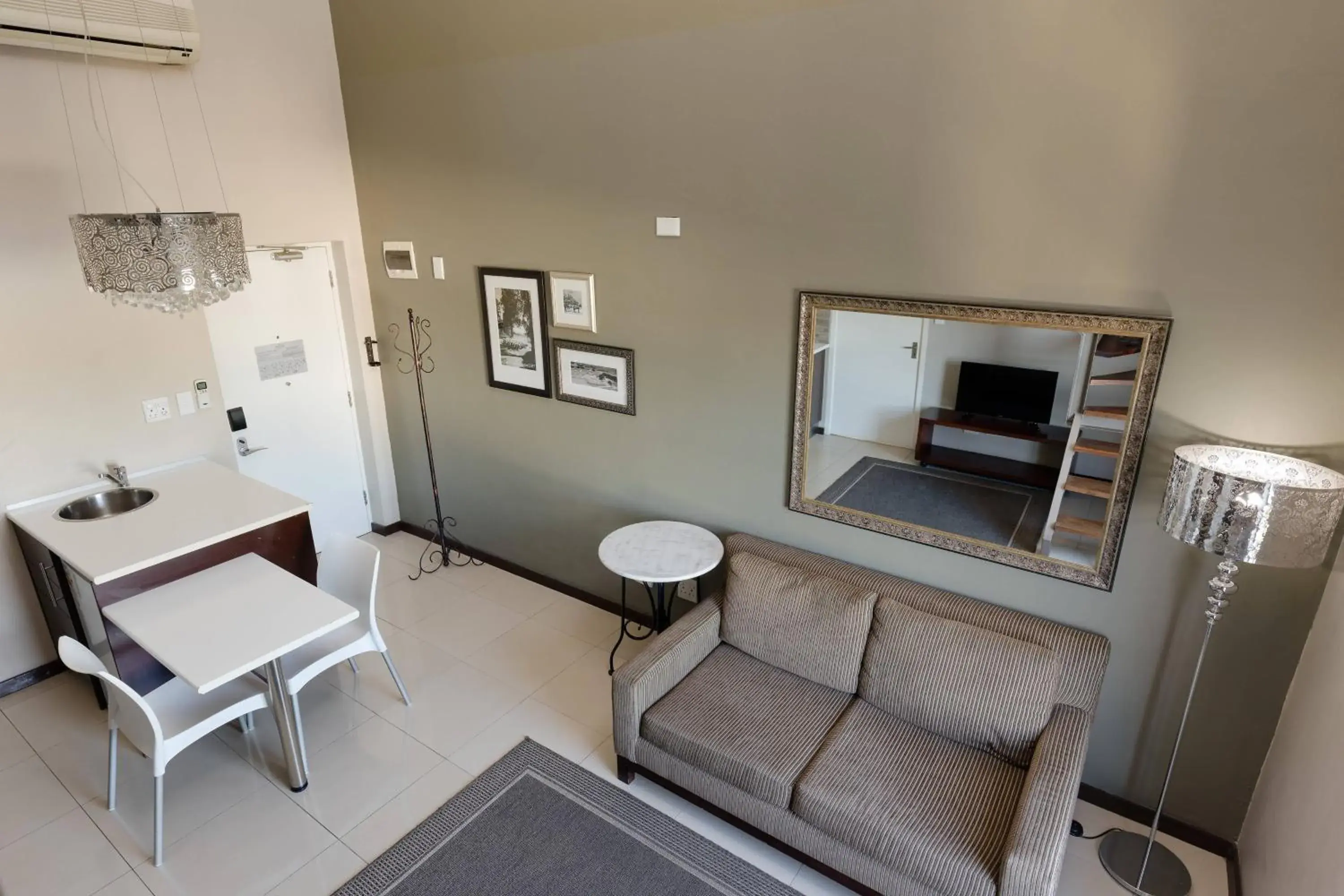 2 Bedroom Bi-level Loft, 1 Queen & 2 Twin in Protea Hotel by Marriott Cape Town Durbanville 2 Bedroom Bi-level Loft, 1 Queen & 2 Twin in Protea Hotel by Marriott Cape Town Durbanville
