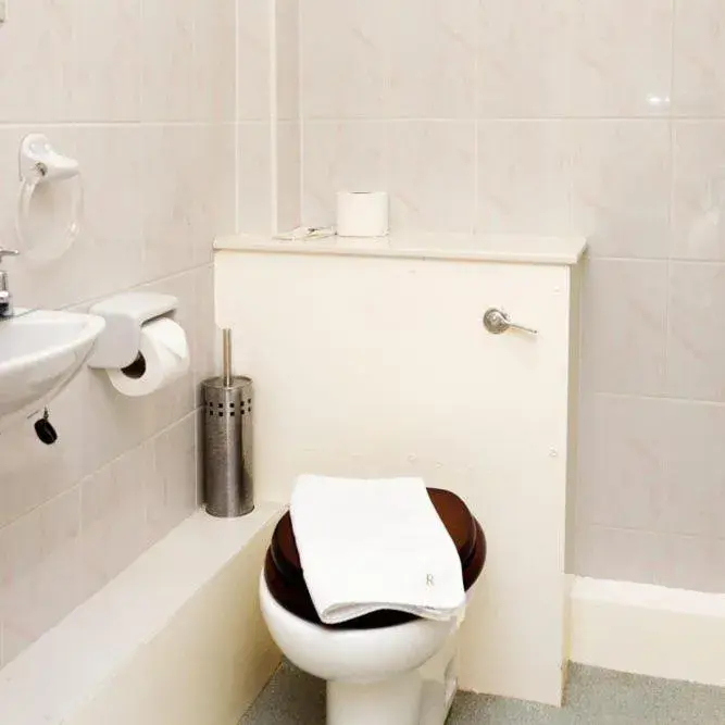 Deluxe Triple Room - single occupancy in The Imperial Hotel Deluxe Triple Room - single occupancy in The Imperial Hotel