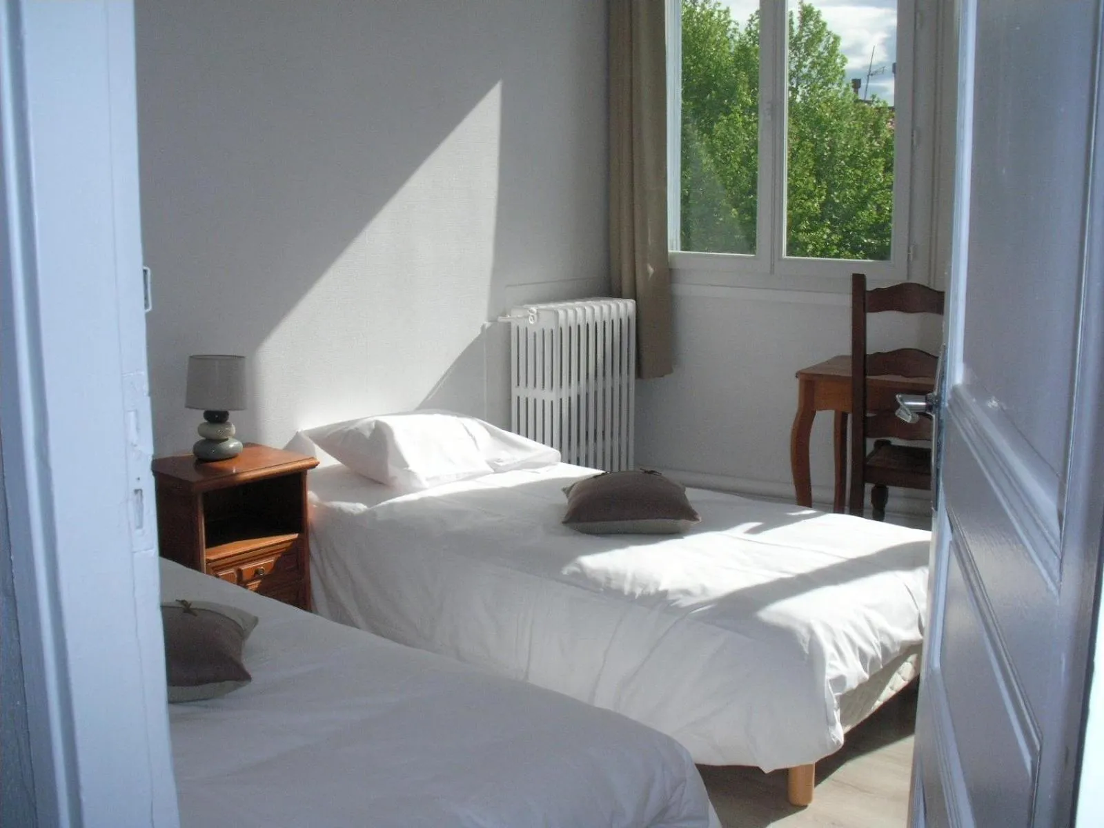 Photo of the whole room in Hotel De La Poste