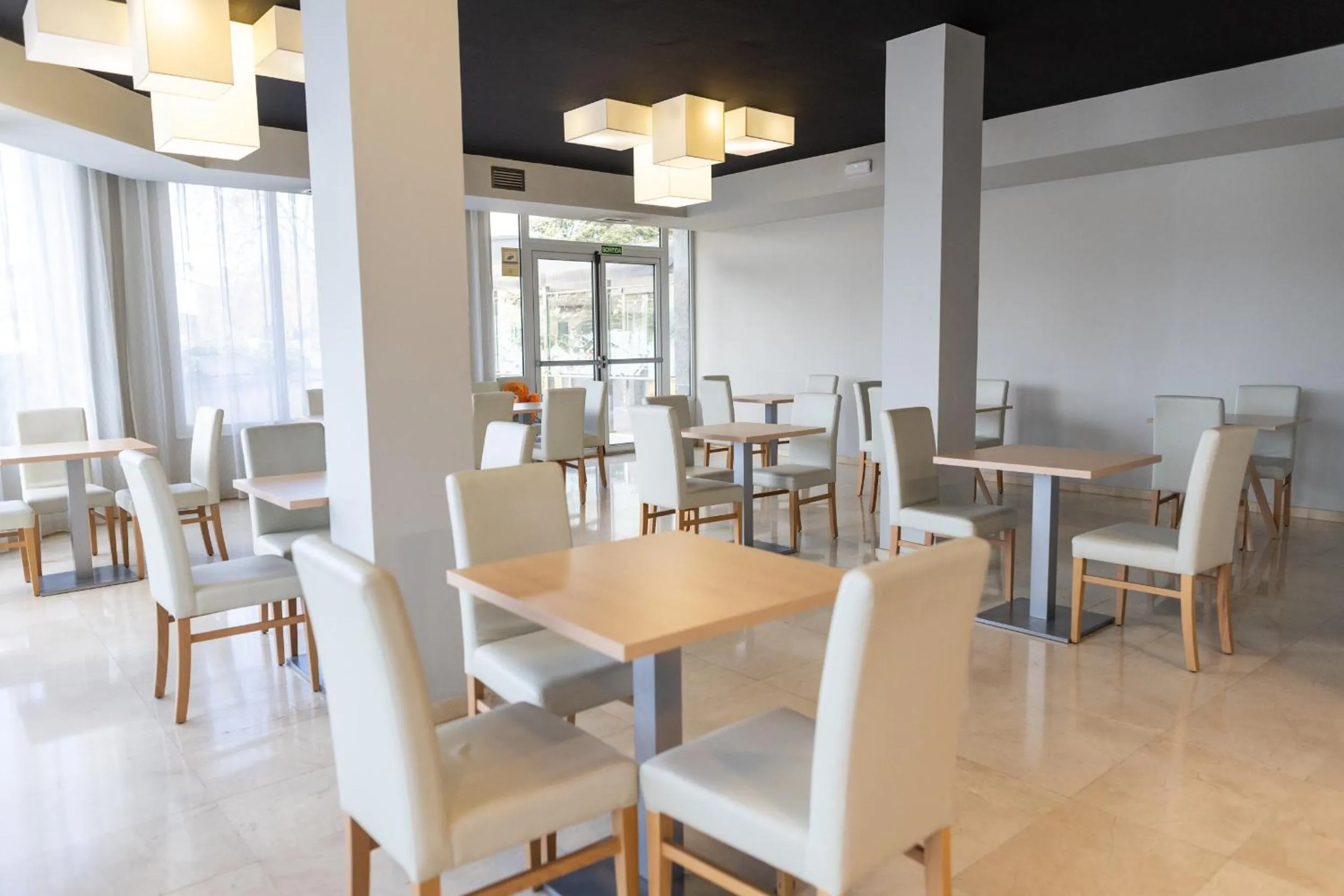 Restaurant/places to eat in Hotel Can Pamplona