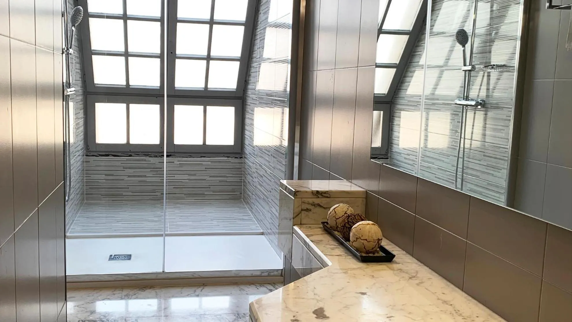 Shower in Hotel Can Pamplona