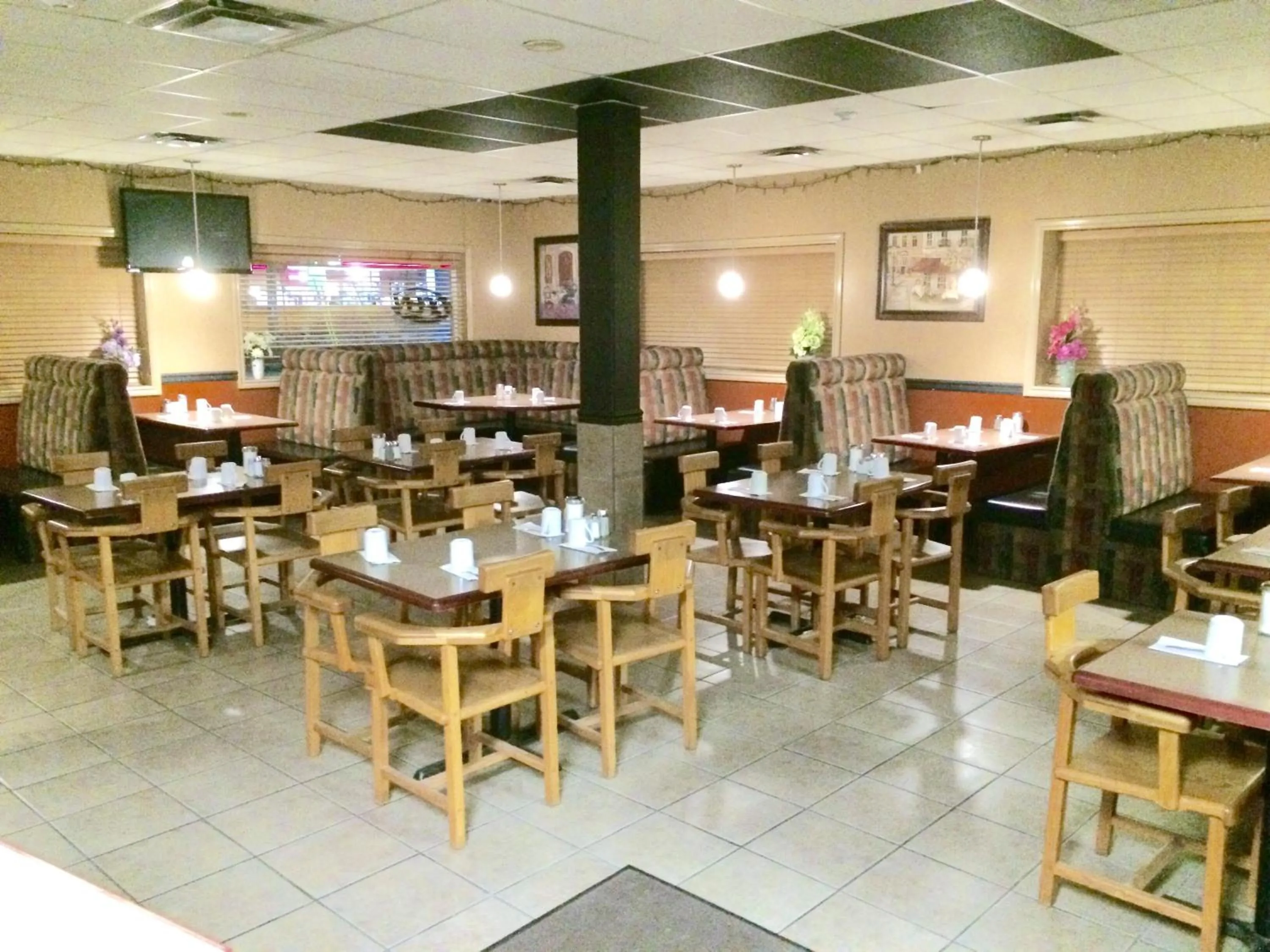 Restaurant/places to eat in Barriere Motor Inn-BMI