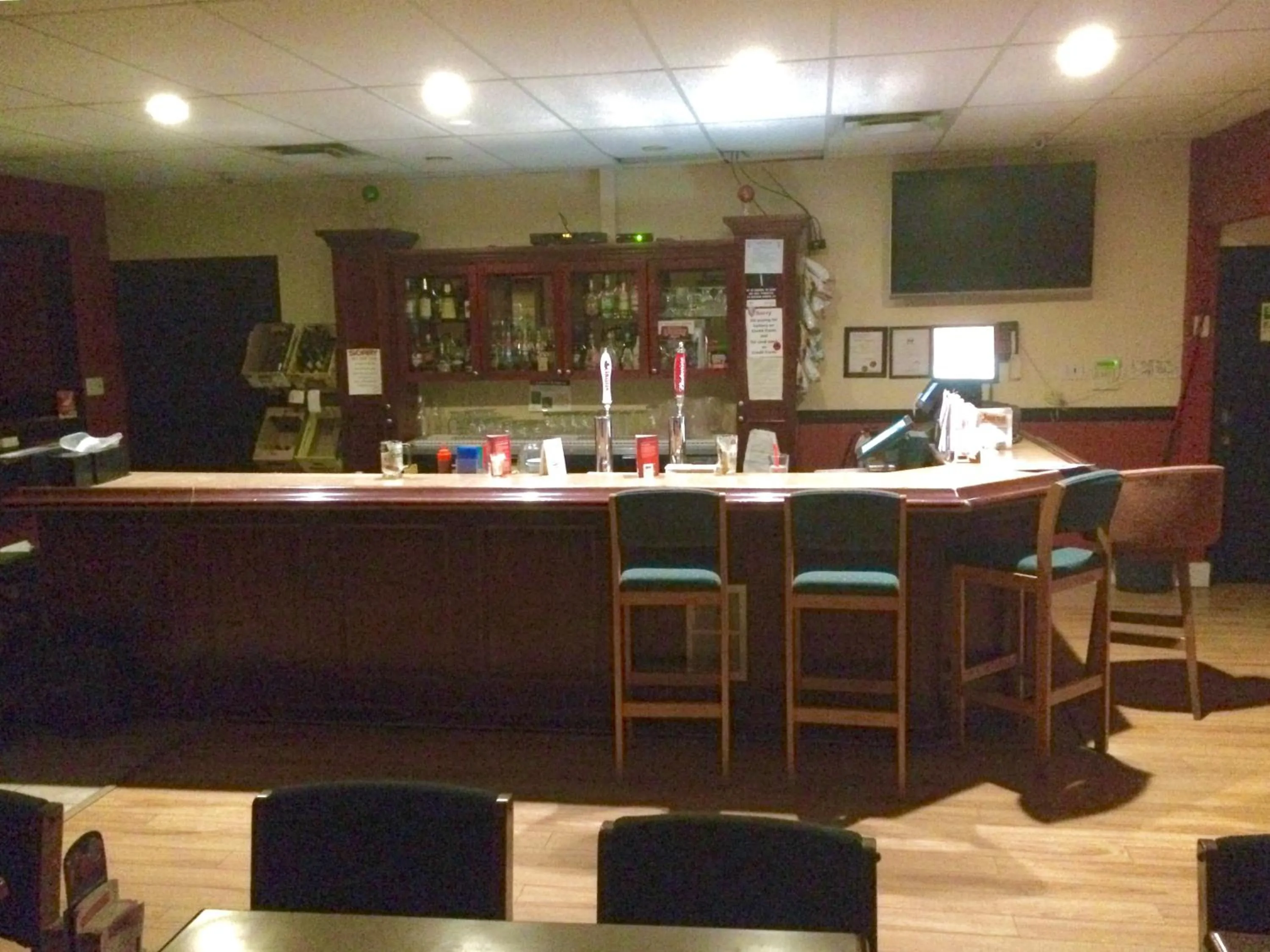 Nightclub / DJ in Barriere Motor Inn-BMI