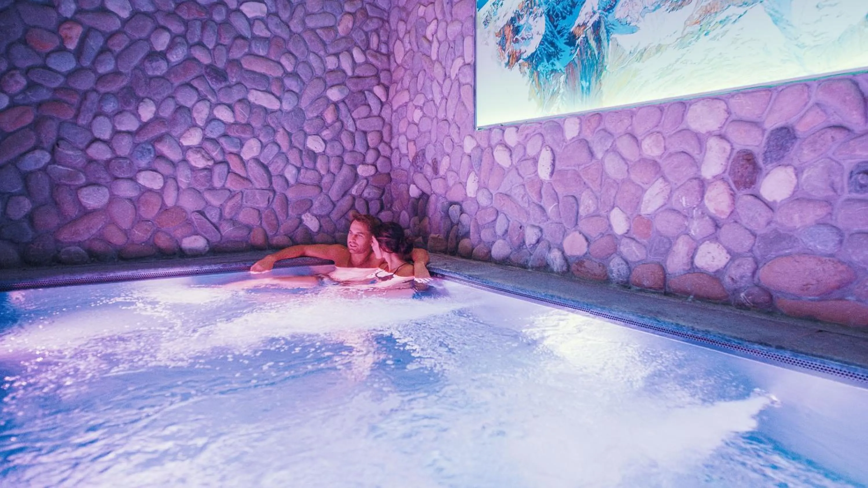 Swimming pool in Hotel Sonnenhof