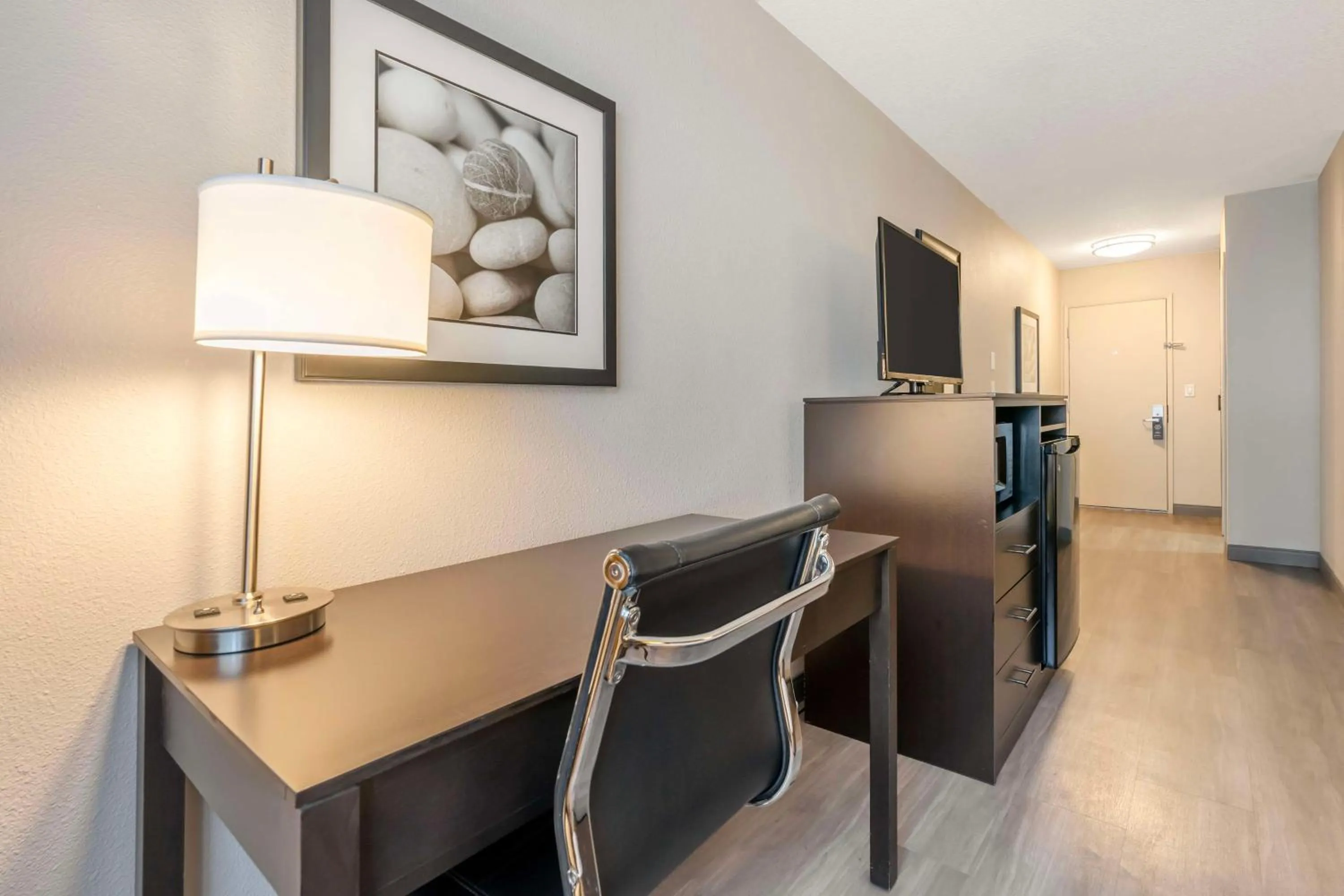 Bedroom in Best Western Inn of Vancouver