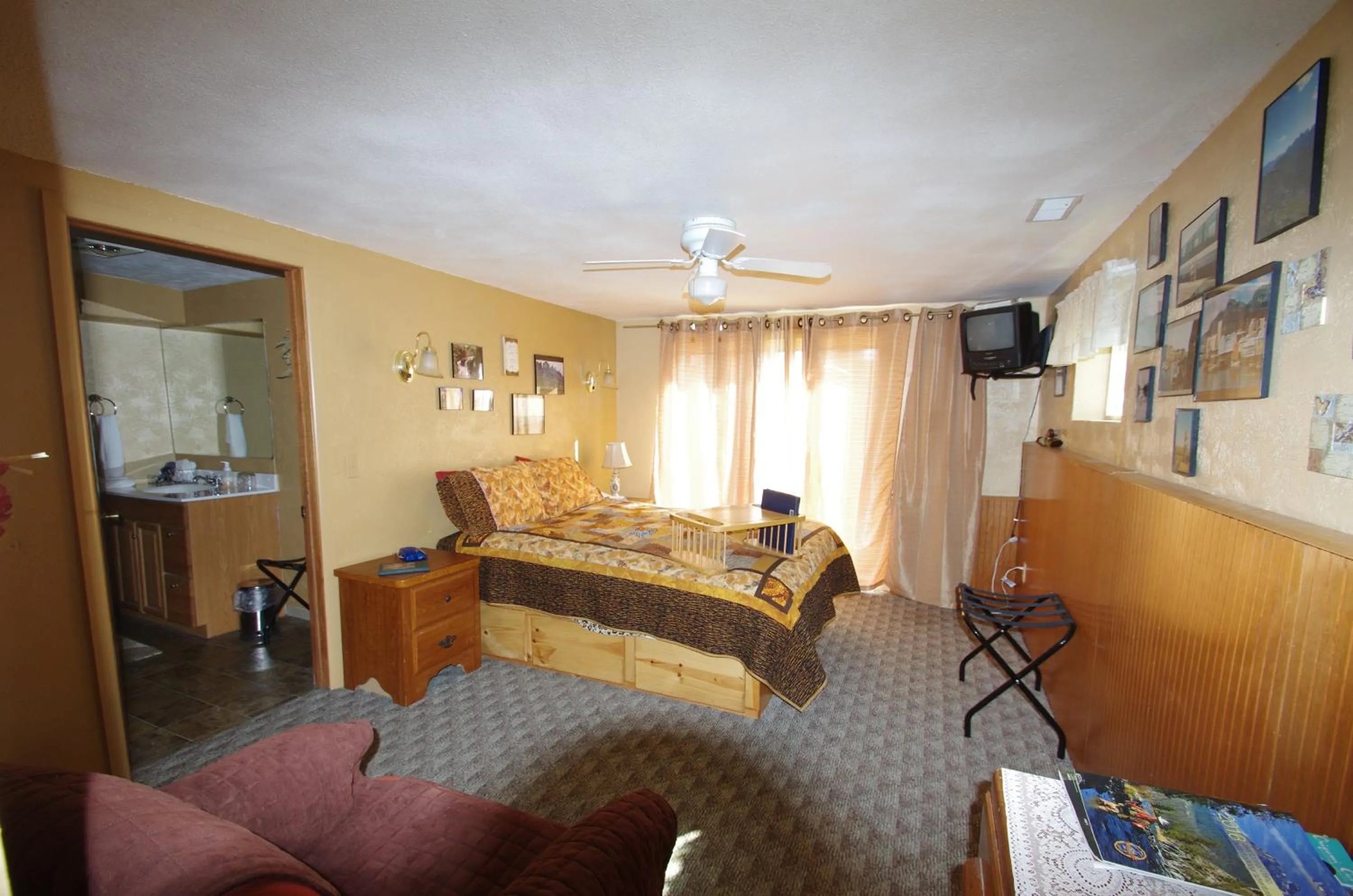 Bedroom in Whitebird Summit Lodge