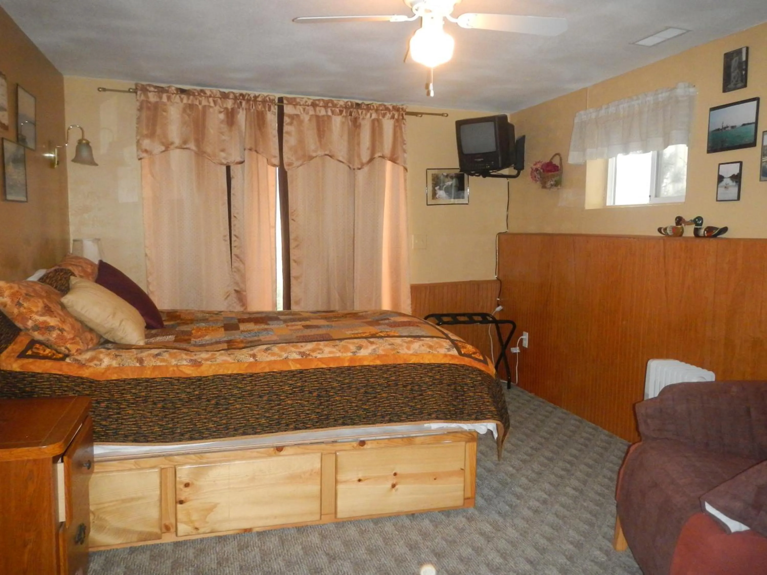 Bedroom, Bed in Whitebird Summit Lodge