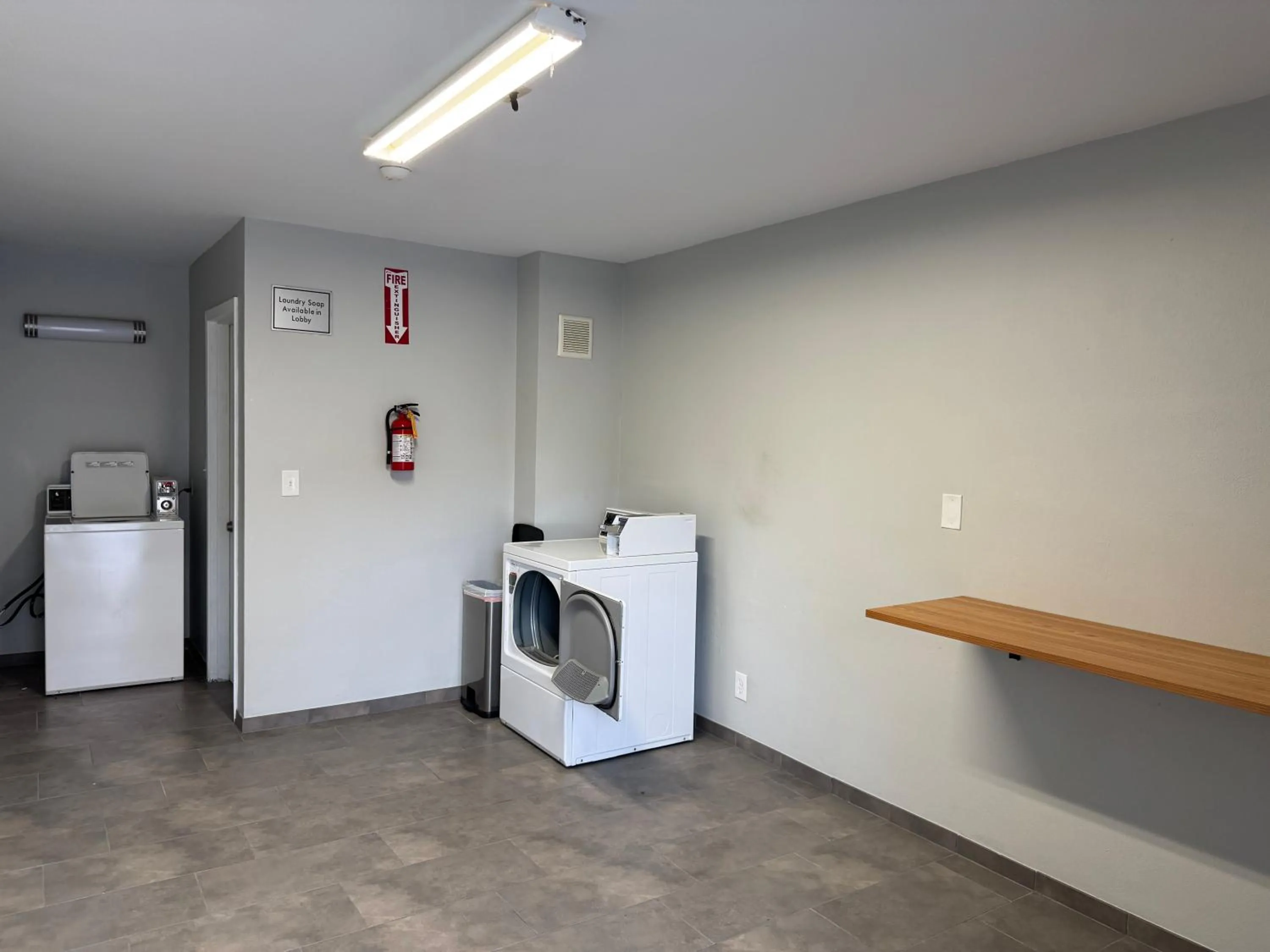 laundry in Studio 6 Suites Vancouver WA Waterfront