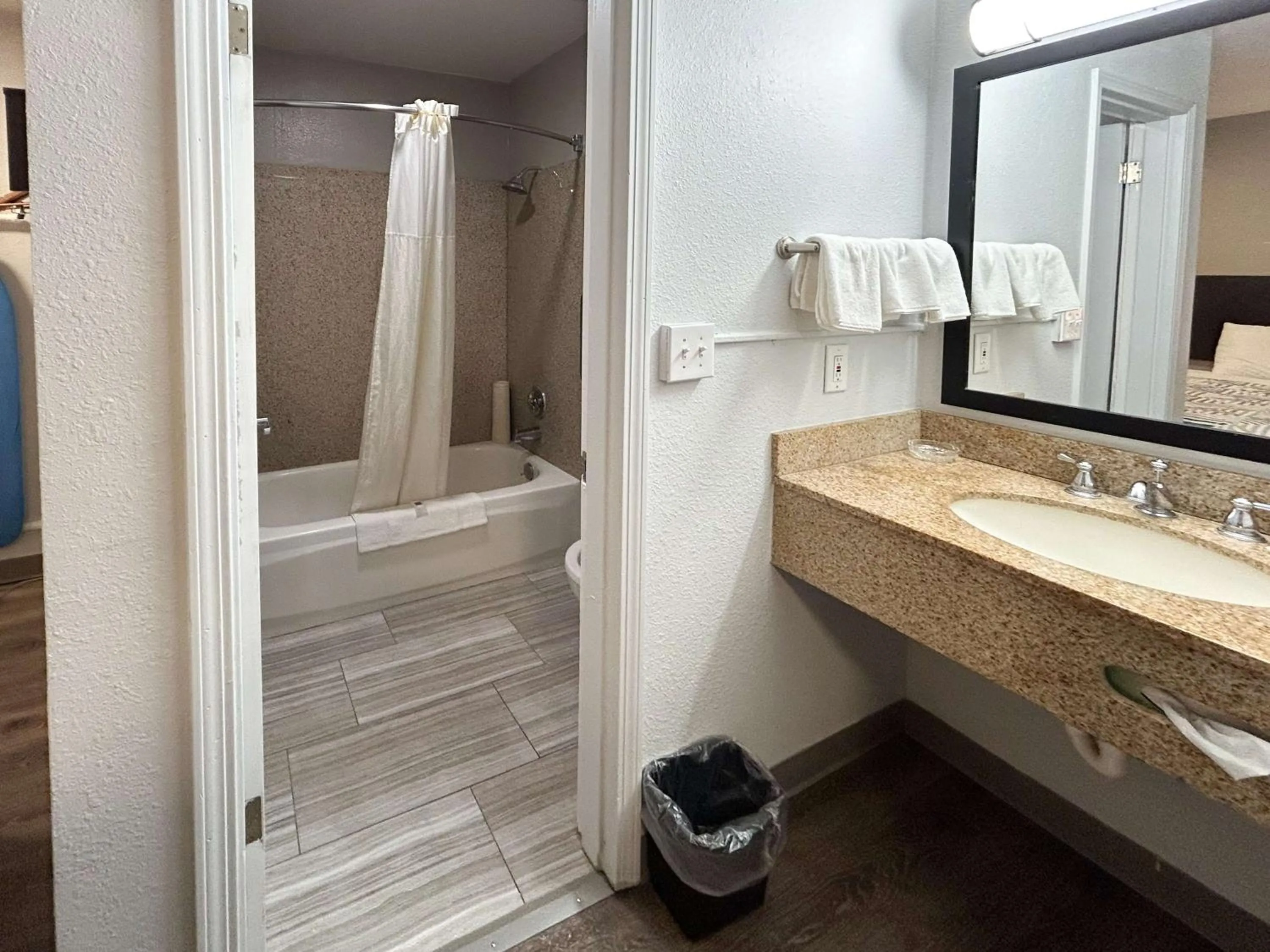 Bathroom in Studio 6 Suites Vancouver WA Waterfront