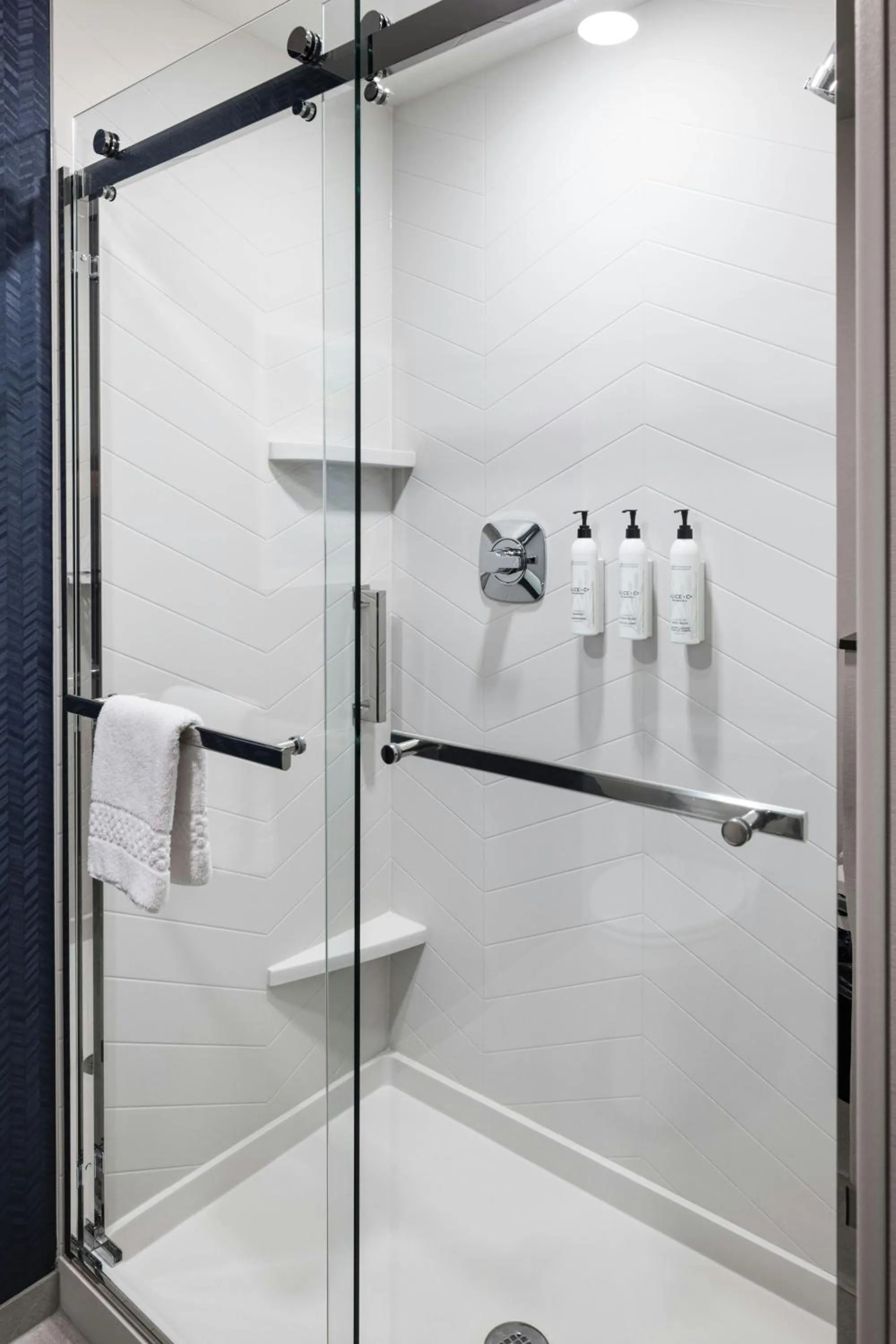 Bathroom in Fairfield by Marriott Inn & Suites Cedar Rapids North