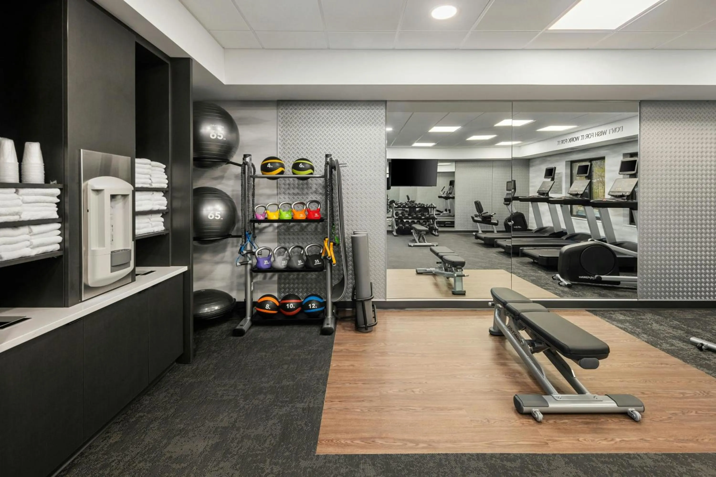 Fitness centre/facilities in Fairfield by Marriott Inn & Suites Cedar Rapids North