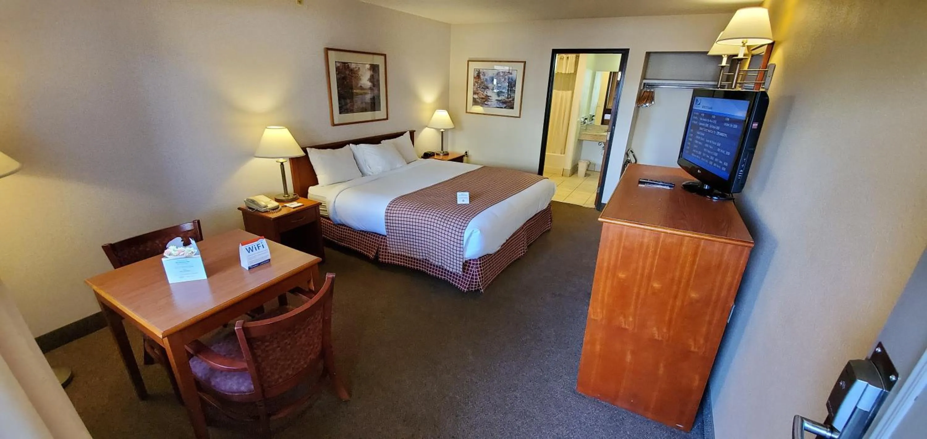 Photo of the whole room, Bed in Baymont by Wyndham Seattle/Kirkland WA
