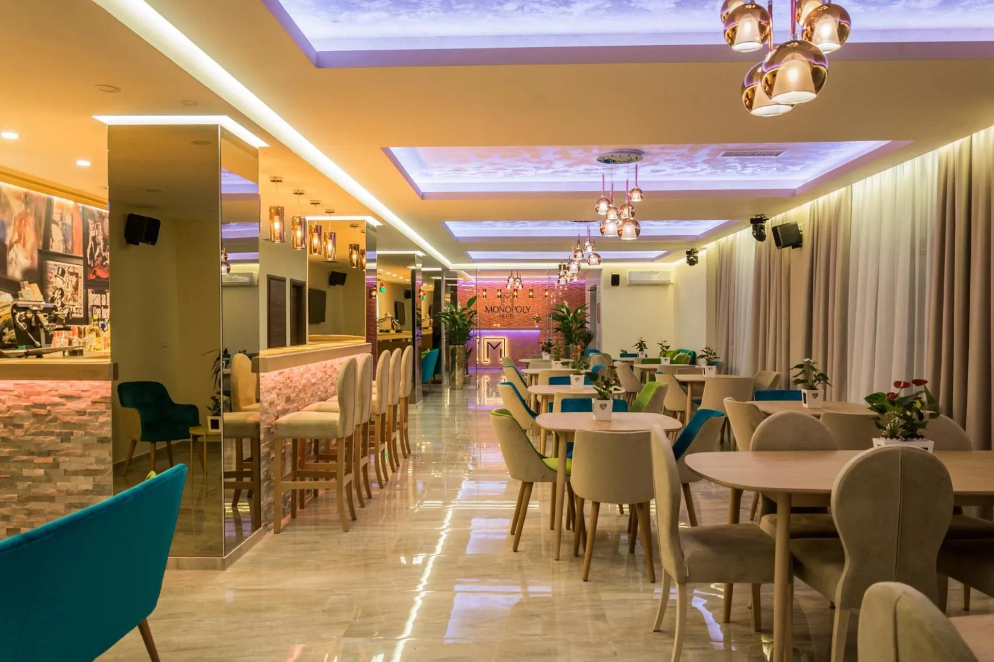 Restaurant/places to eat in Monopoly Hotel