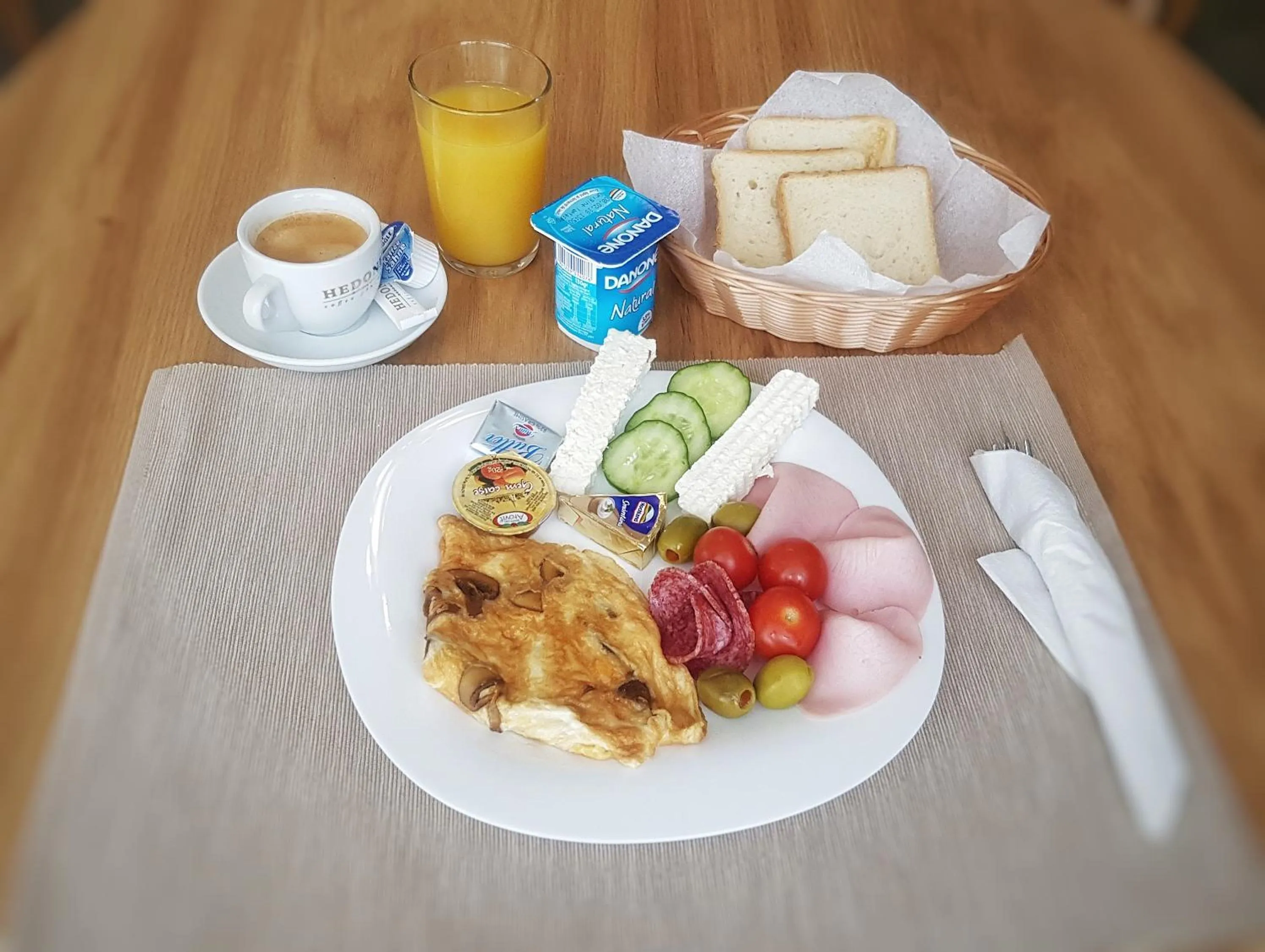 Breakfast in Monopoly Hotel