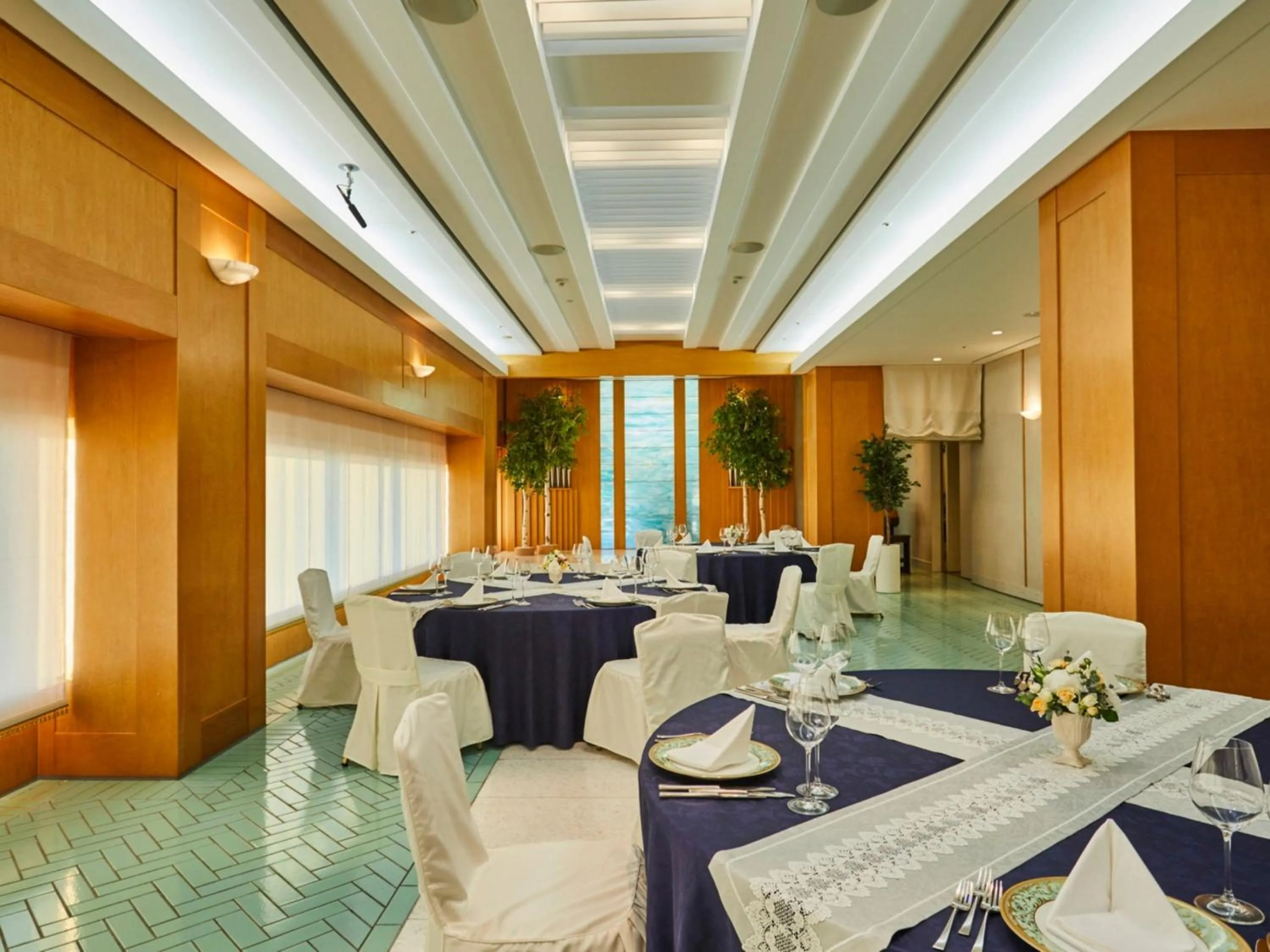 Restaurant/places to eat in Kansai Airport Washington Hotel