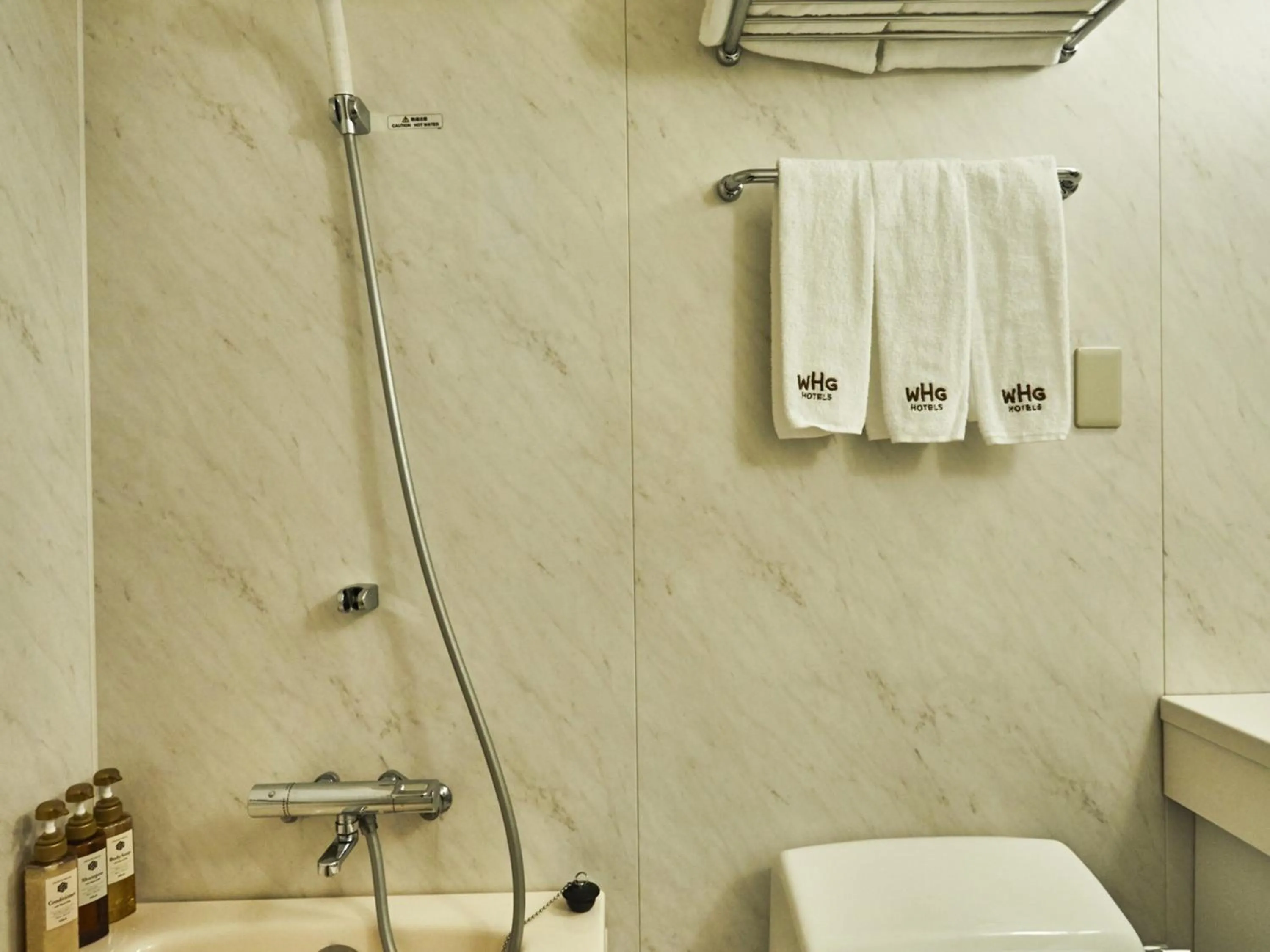 Photo of the whole room in Kansai Airport Washington Hotel