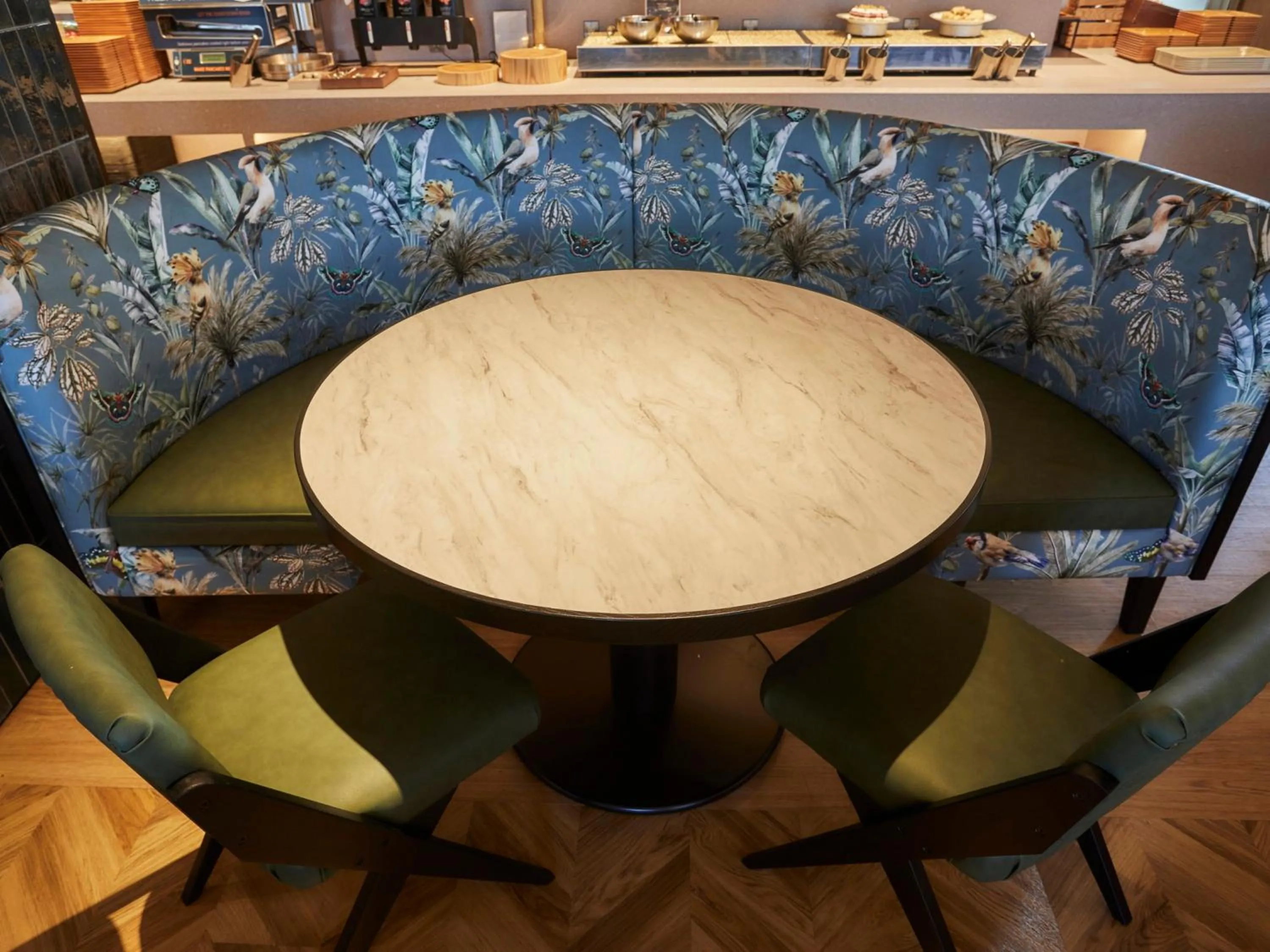 Restaurant/places to eat in Kansai Airport Washington Hotel