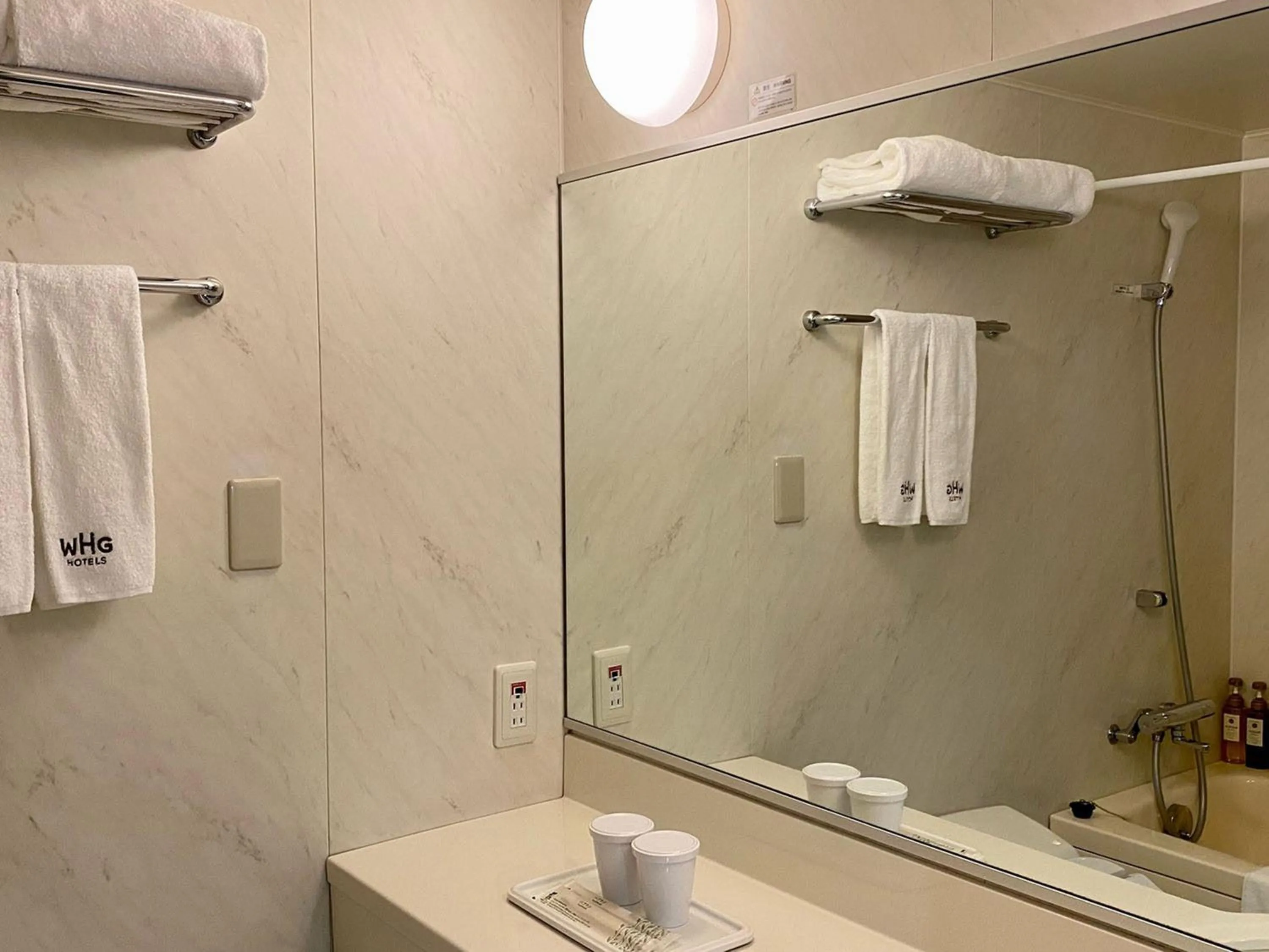 Photo of the whole room in Kansai Airport Washington Hotel