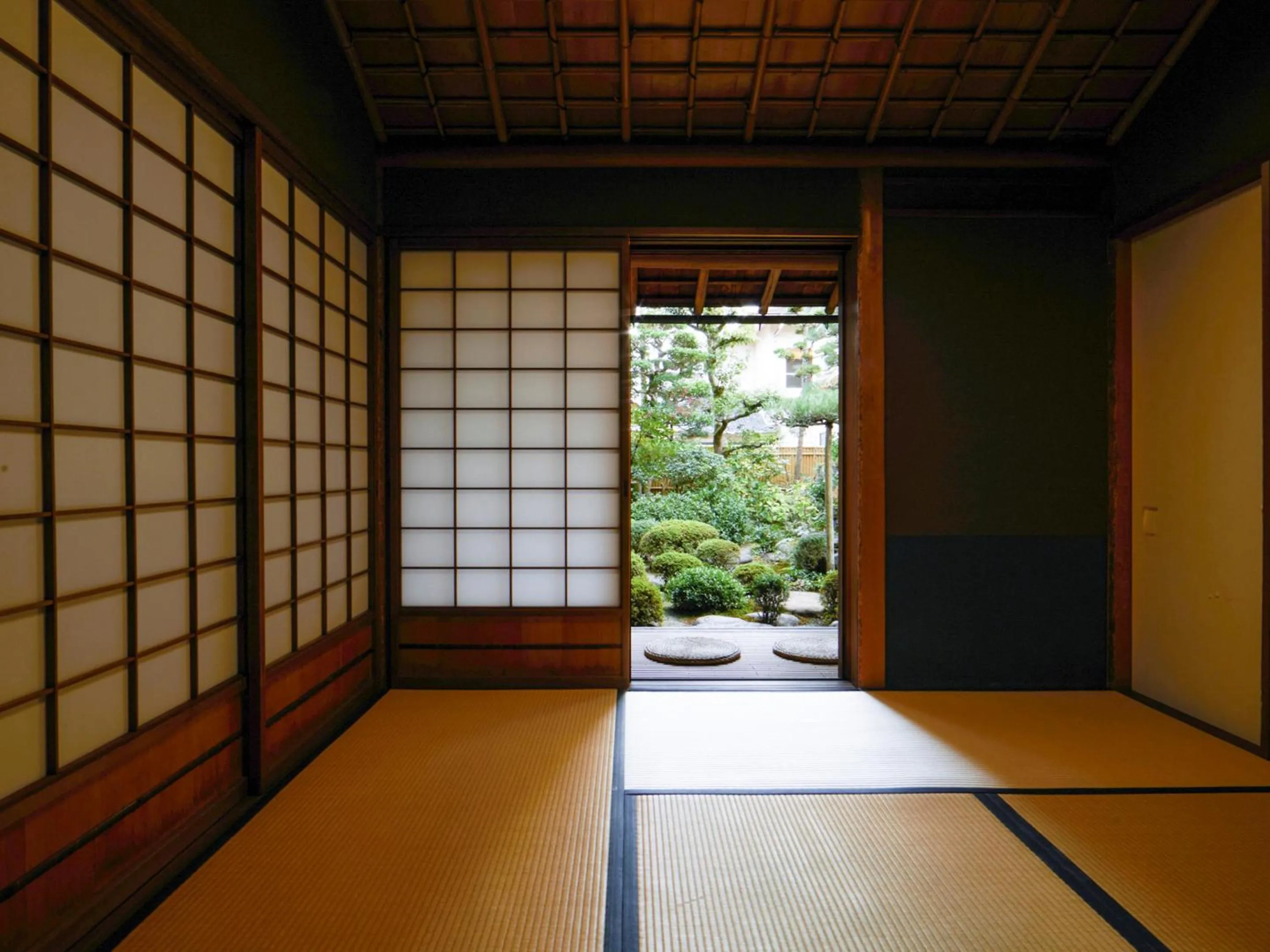 Photo of the whole room in Charoku Bekkan