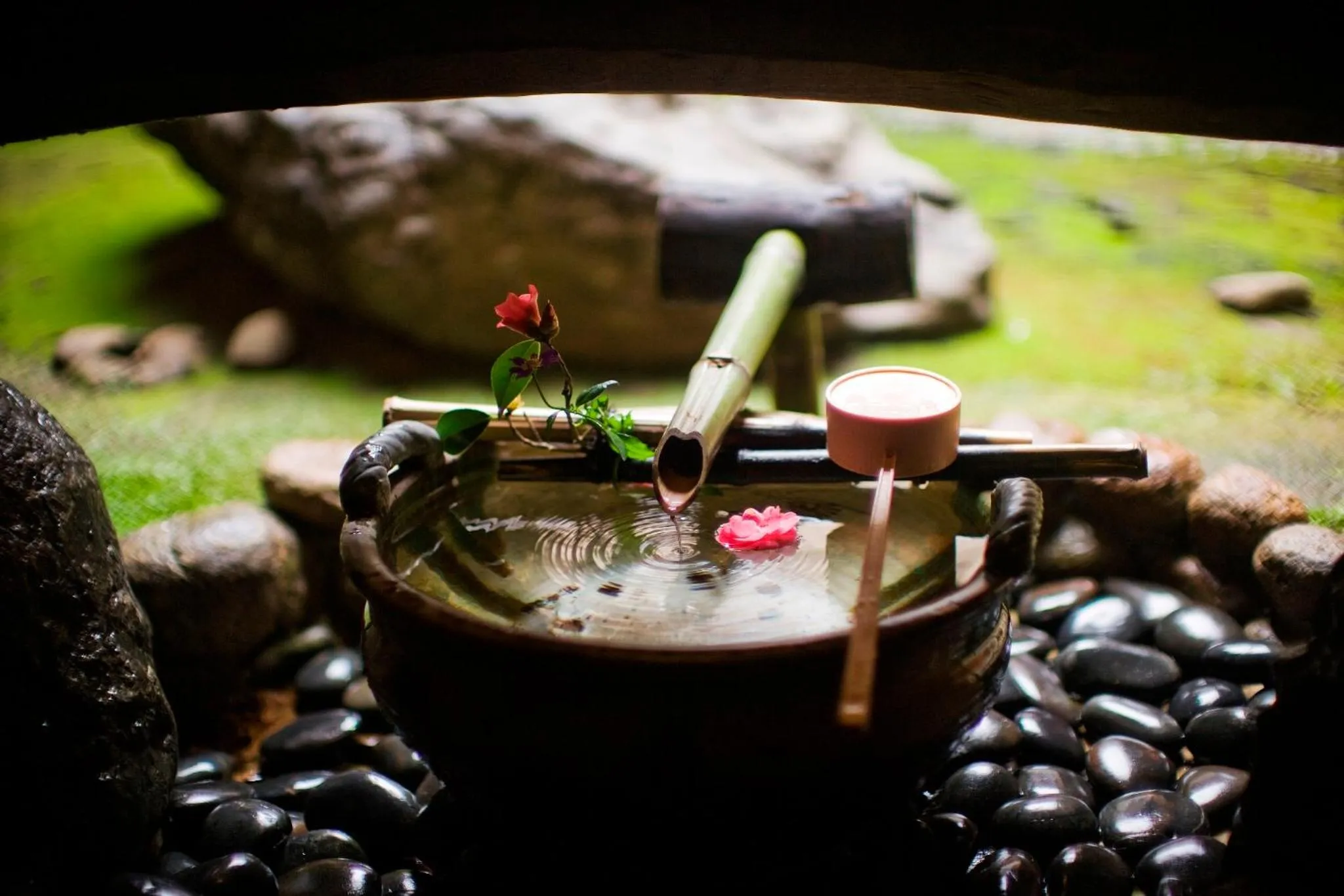 Area and facilities in Charoku Bekkan