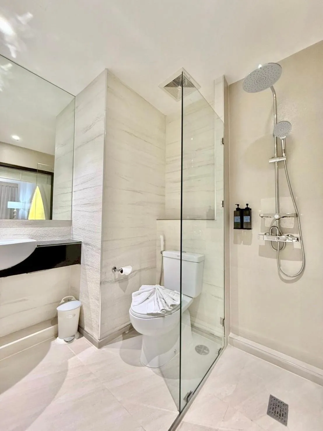 Shower in Phanomrungpuri Hotel Buriram