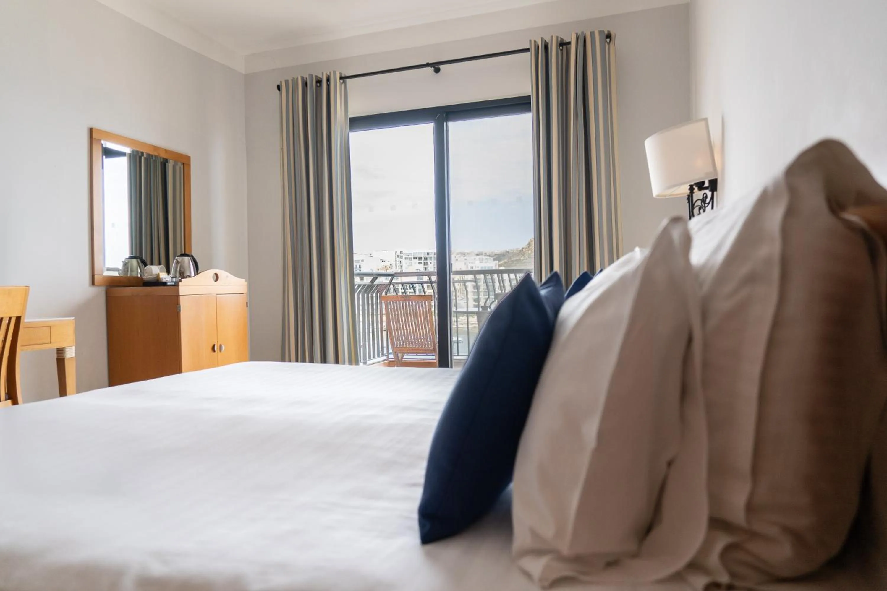 Bedroom, Bed in Hotel Calypso