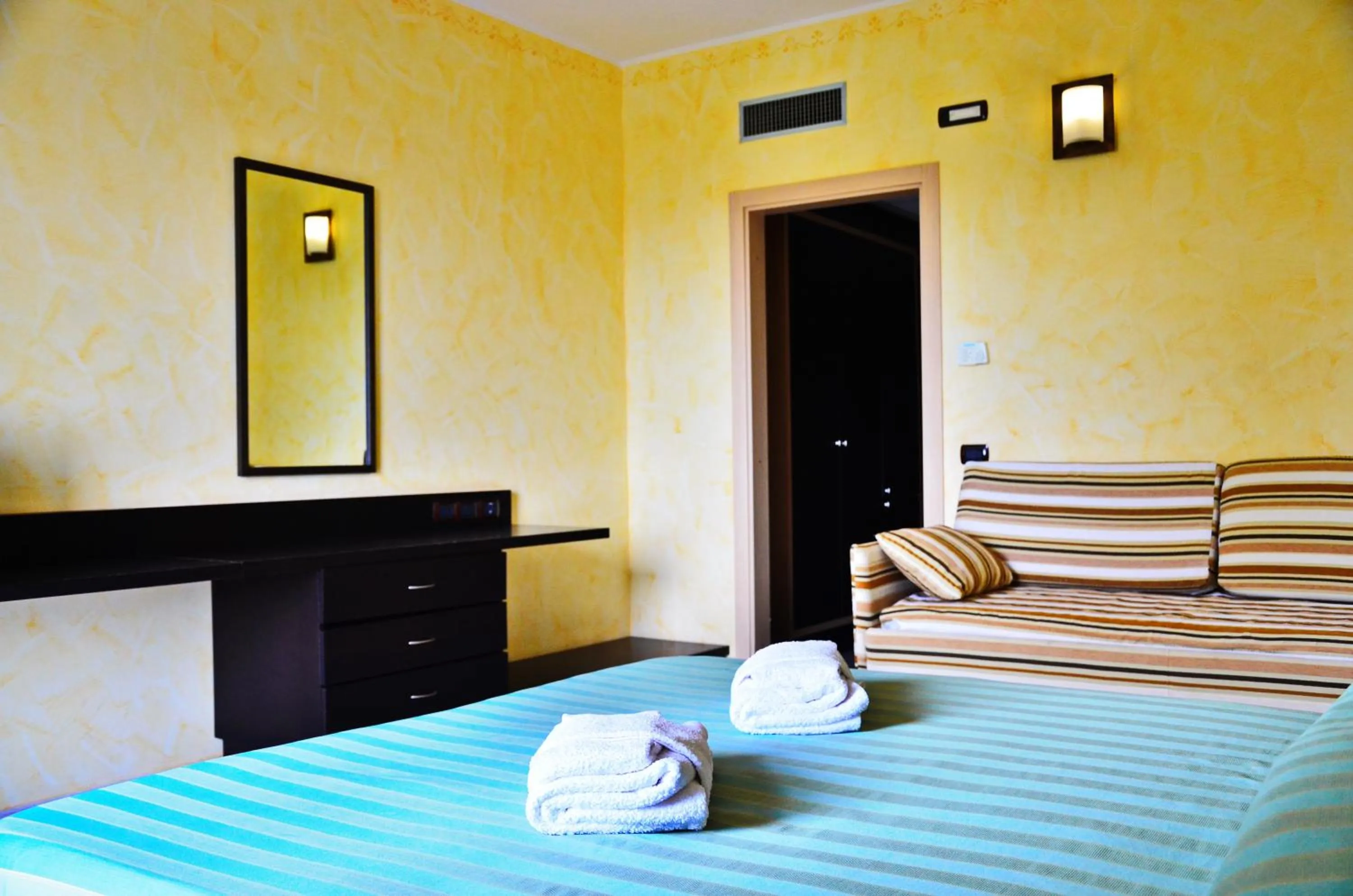 Photo of the whole room, Bed in Hotel Onda Bleu