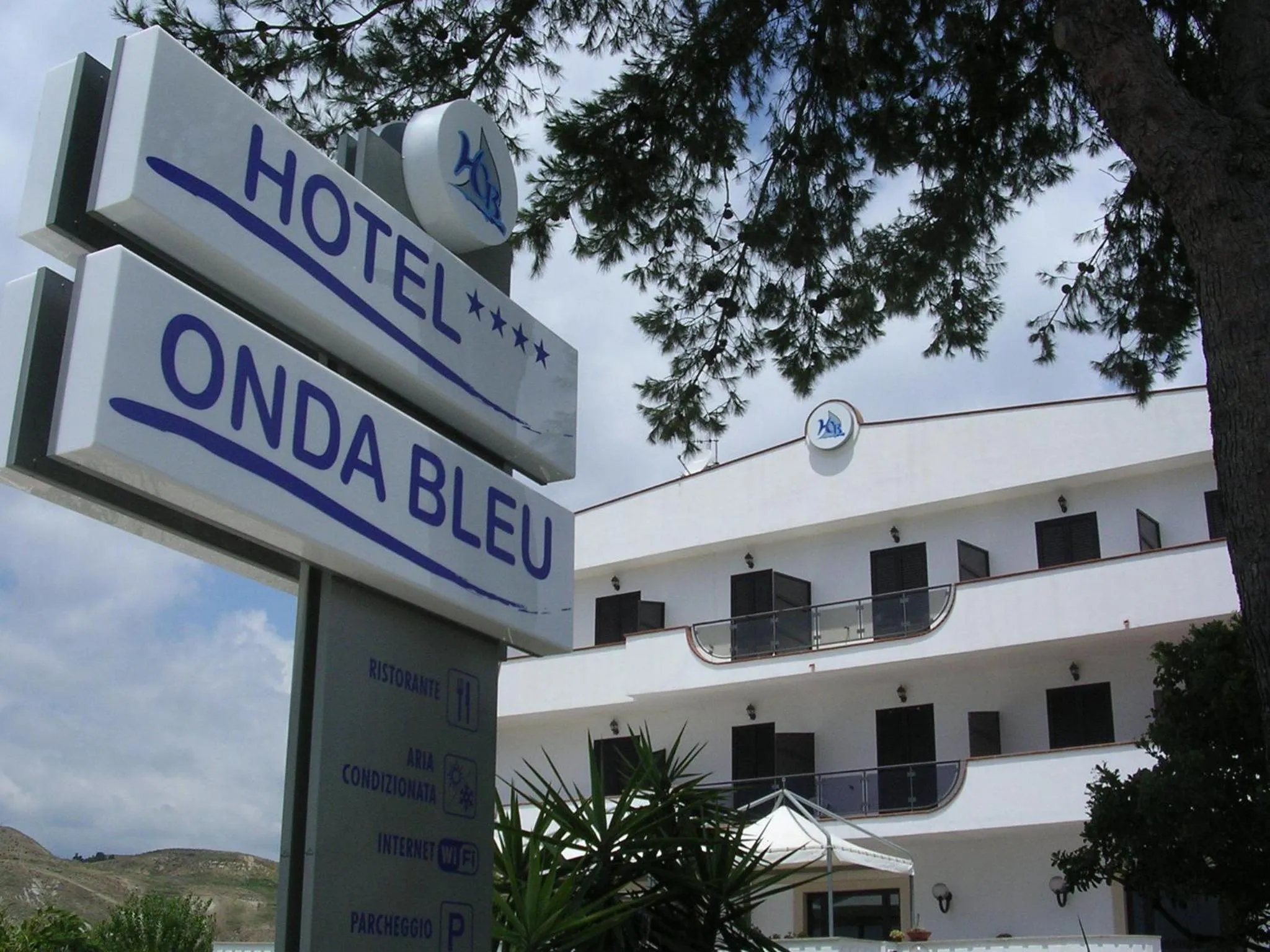 Facade/entrance in Hotel Onda Bleu