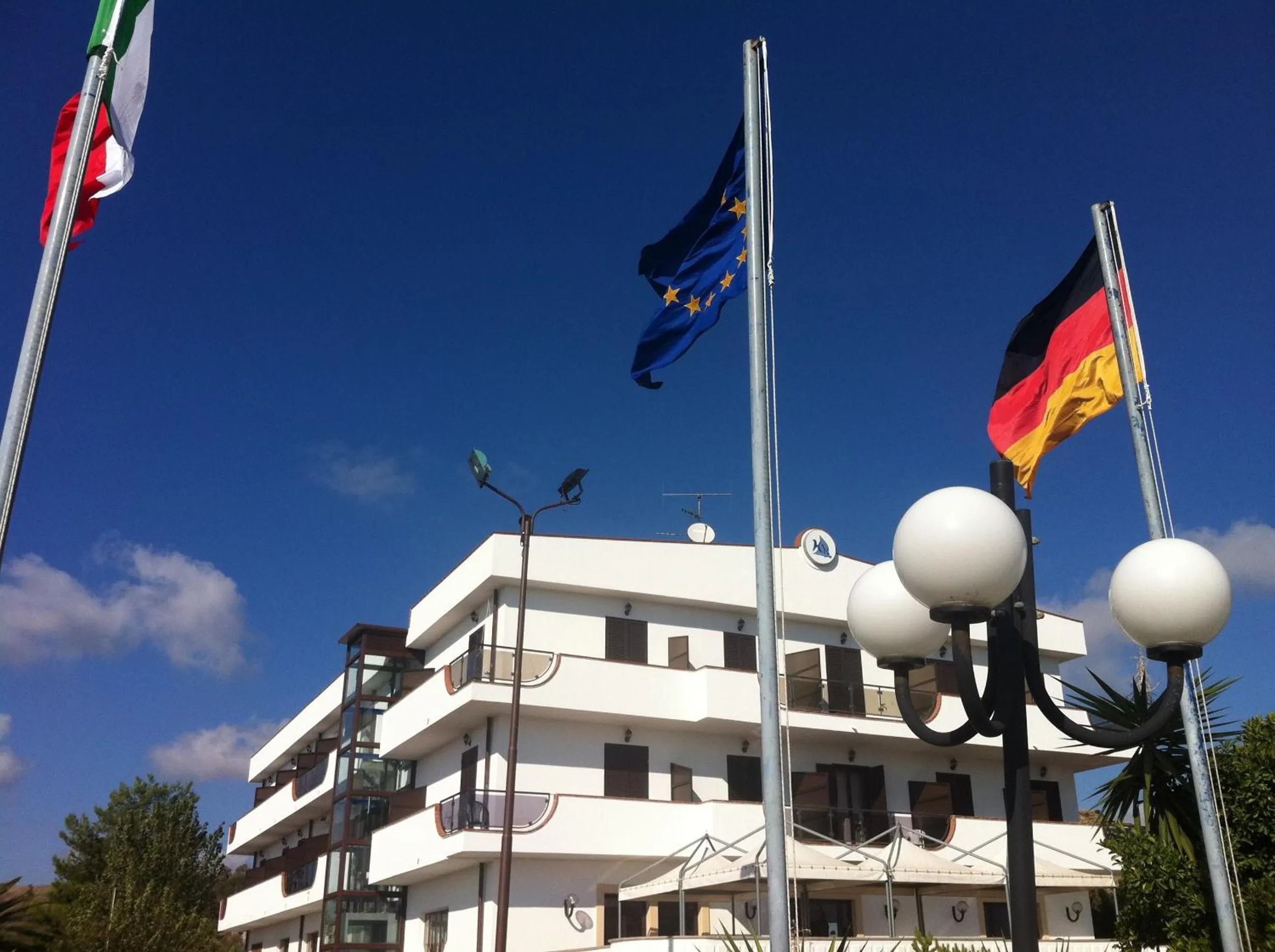 Facade/entrance in Hotel Onda Bleu