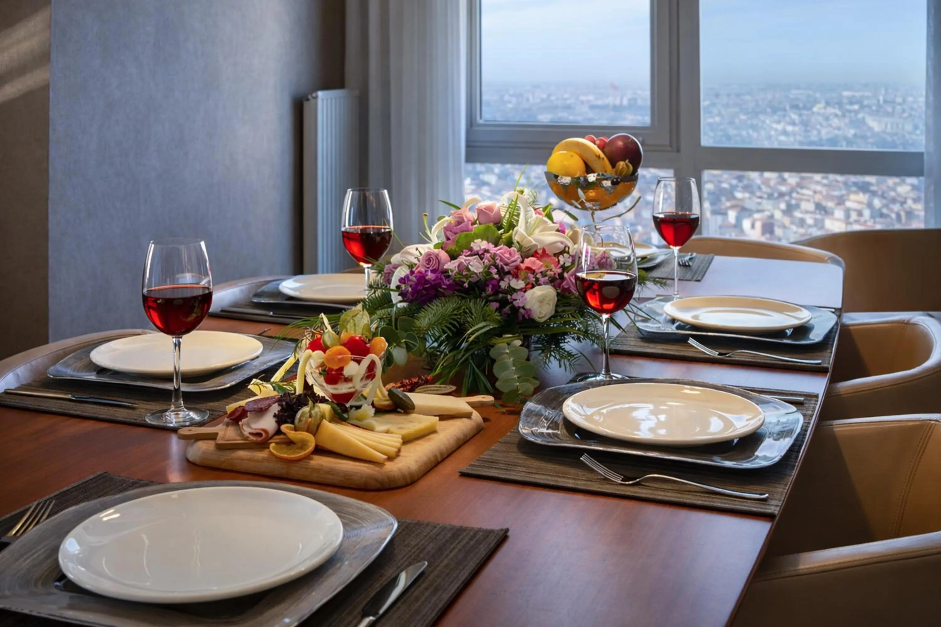 Dining area in Fraser Place Anthill Istanbul
