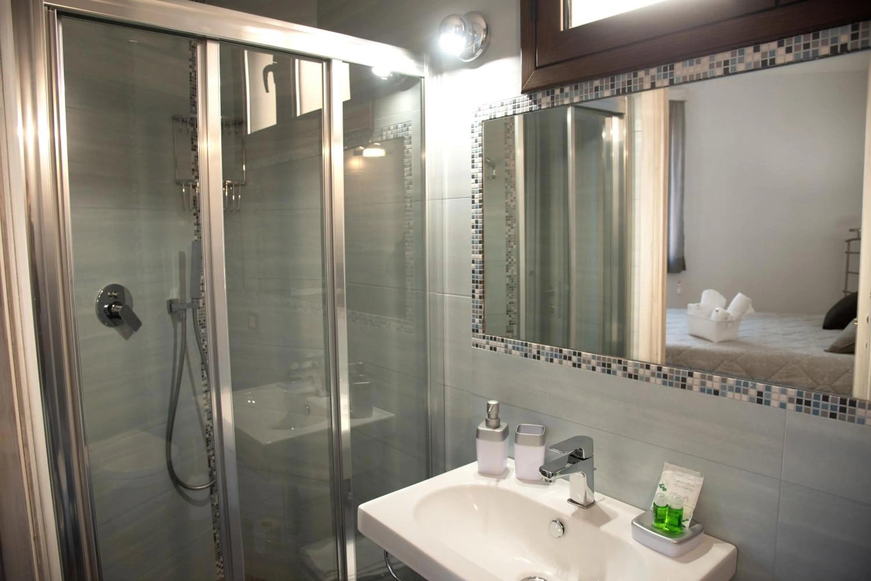 Bathroom in Bed & Breakfasts Conte Perollo