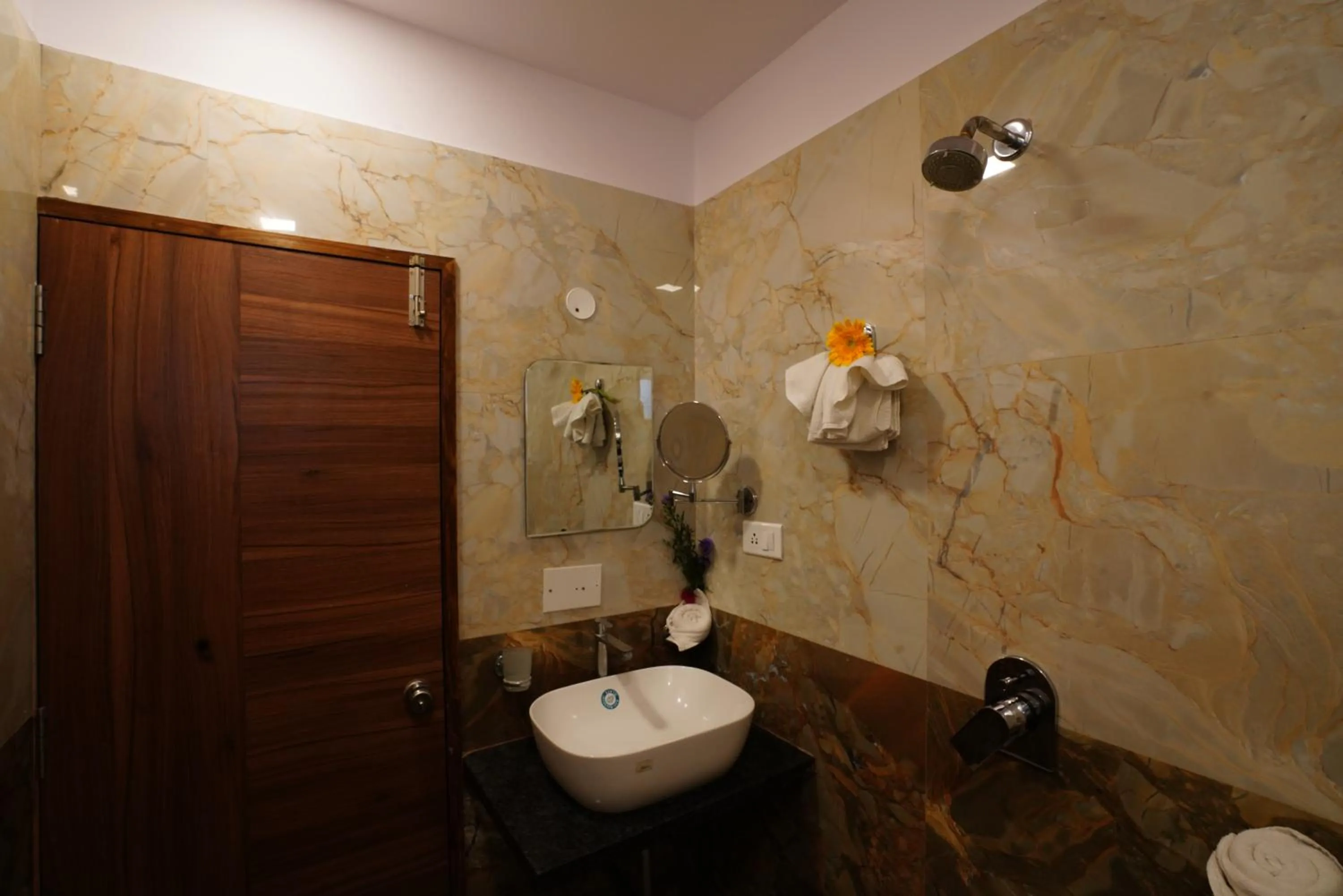 Bathroom in Silicon Inn Hotel Bangalore Airport